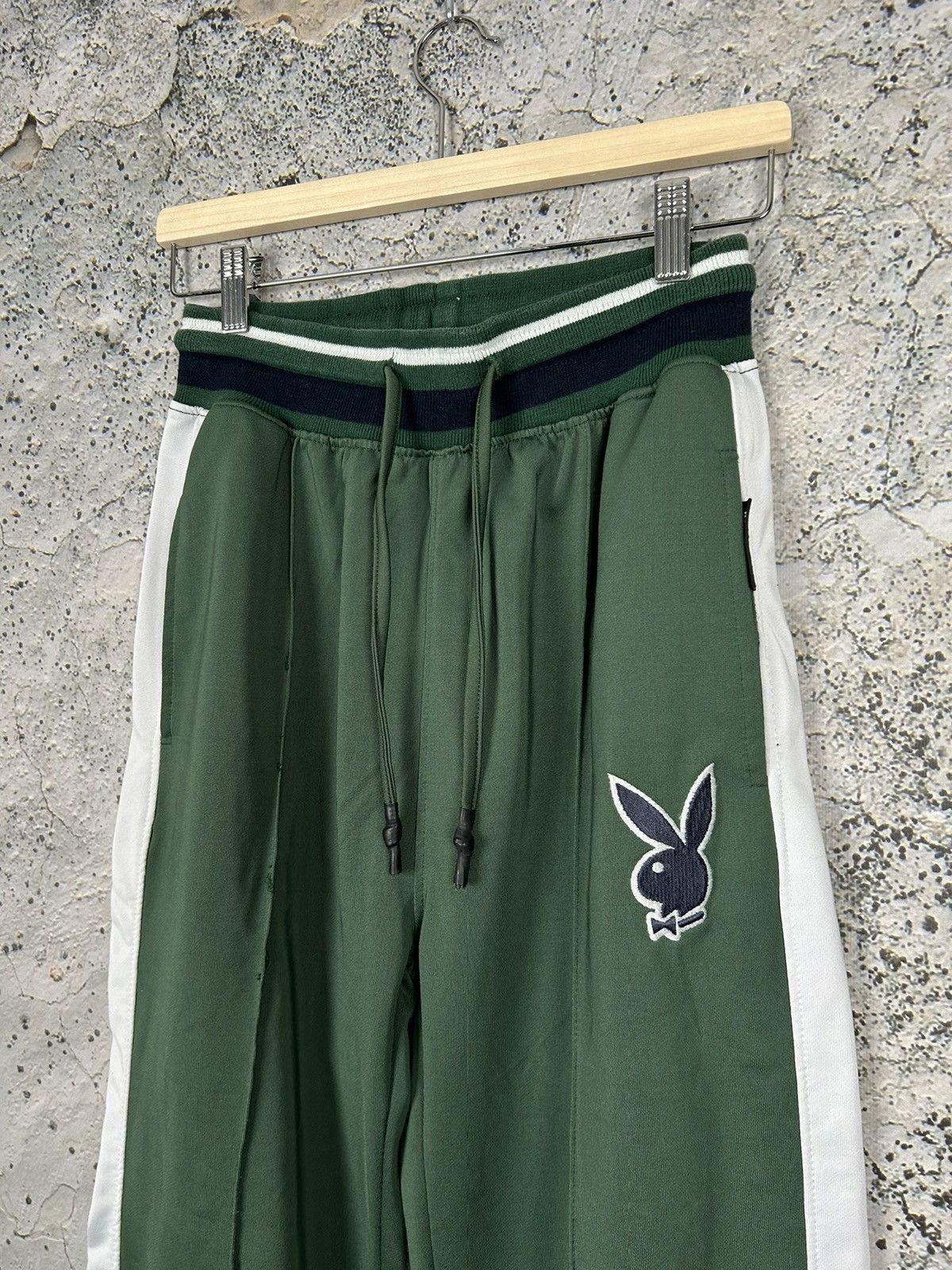 Playboy Vintage Playboy x Missguided Sweatpants Logo Streetwear Hype Size US 32 / EU 48 - 3 Thumbnail