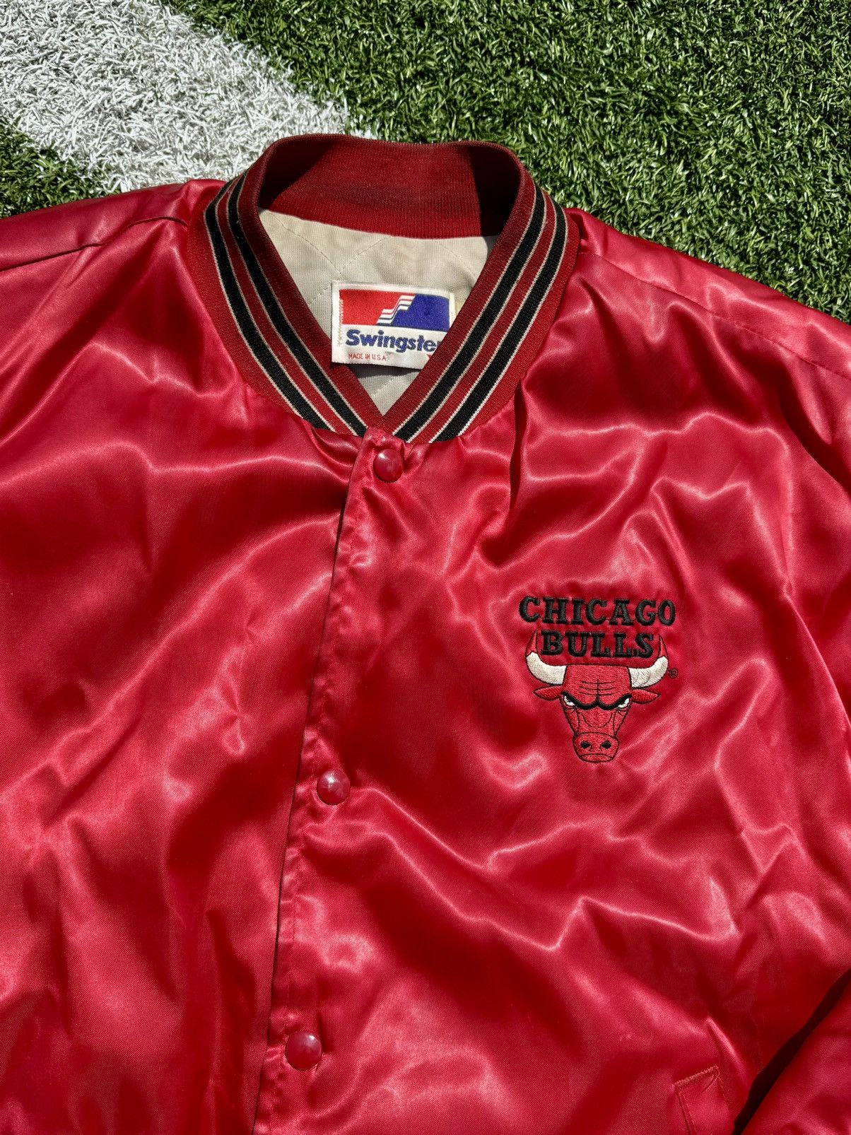 Chalk Line × NBA × Vintage Chicago Bulls 90’s Vintage Chalk Line Satin Jacket Size US XL / EU 56 / 4 - 4 Thumbnail