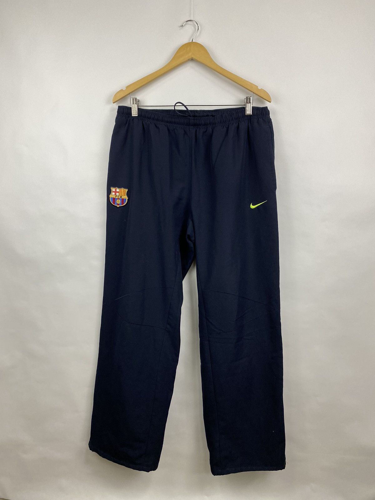 Nike 🇪🇸 Vintage 90s F. C. Barcelona Nike Soccer Pants Rare Y2K Size US 36 / EU 52 - 2 Thumbnail
