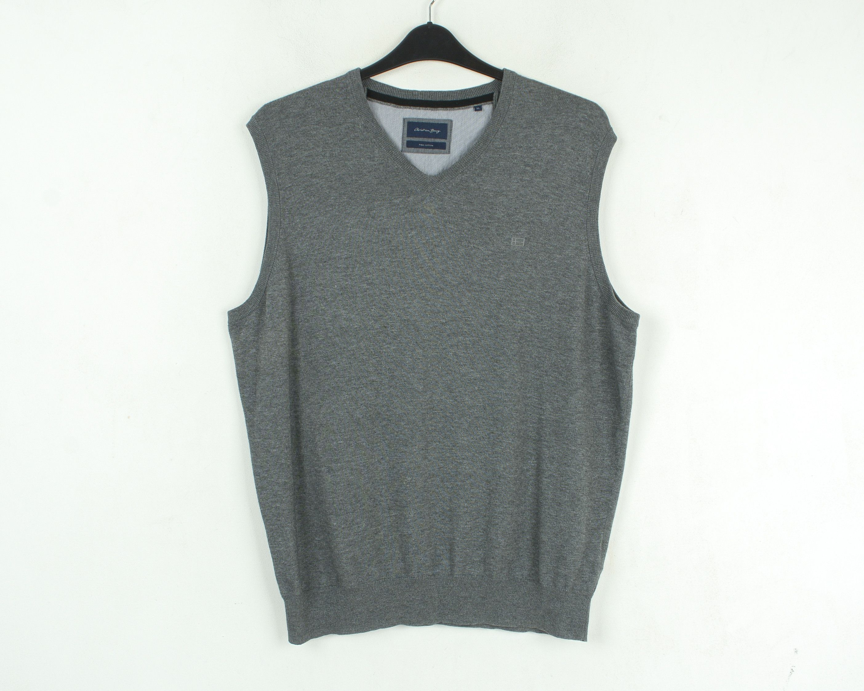 Designer CHRISTIAN BERG Mens XL Sleeveless Pullover Waistcoat V-Neck Size US XL / EU 56 / 4 - 1 Thumbnail