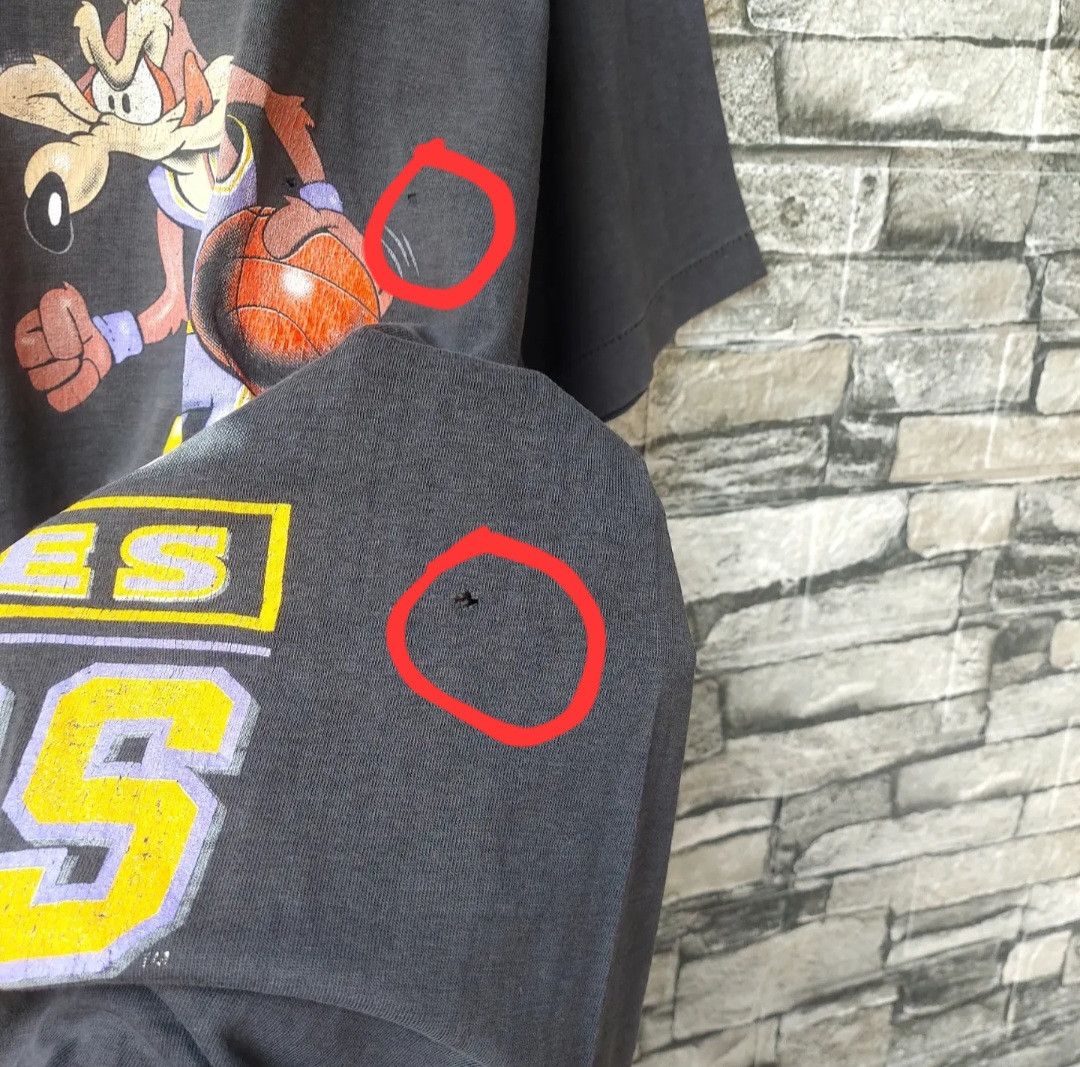 Warner Bros Vtg 90's Looney Tunes LA Lakers Tshirt Size US L / EU 52-54 / 3 - 10 Thumbnail