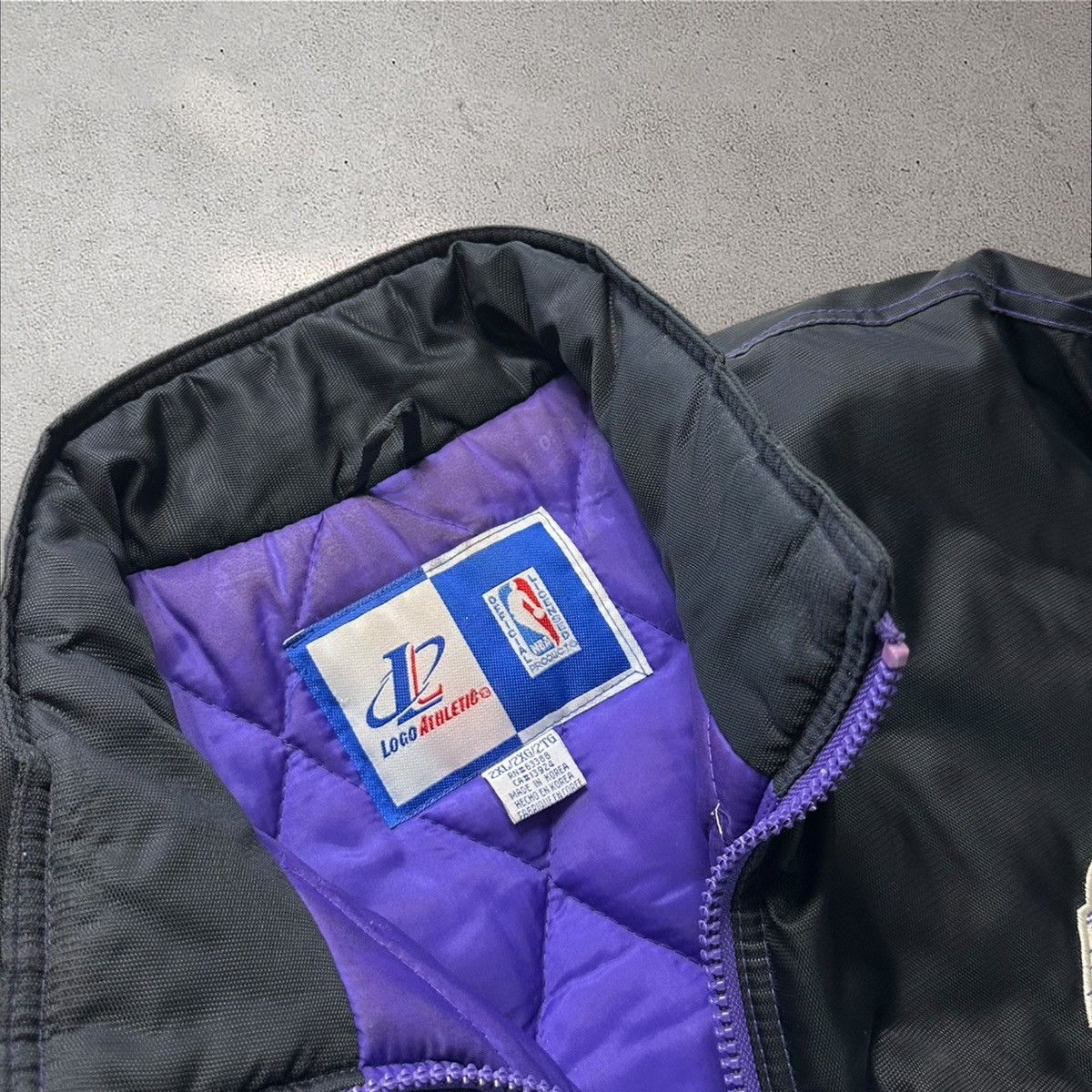 Logo Athletic Vtg logo athletic la lakers puffer coat men’s 2XL 90’s Size US XXL / EU 58 / 5 - 2 Thumbnail