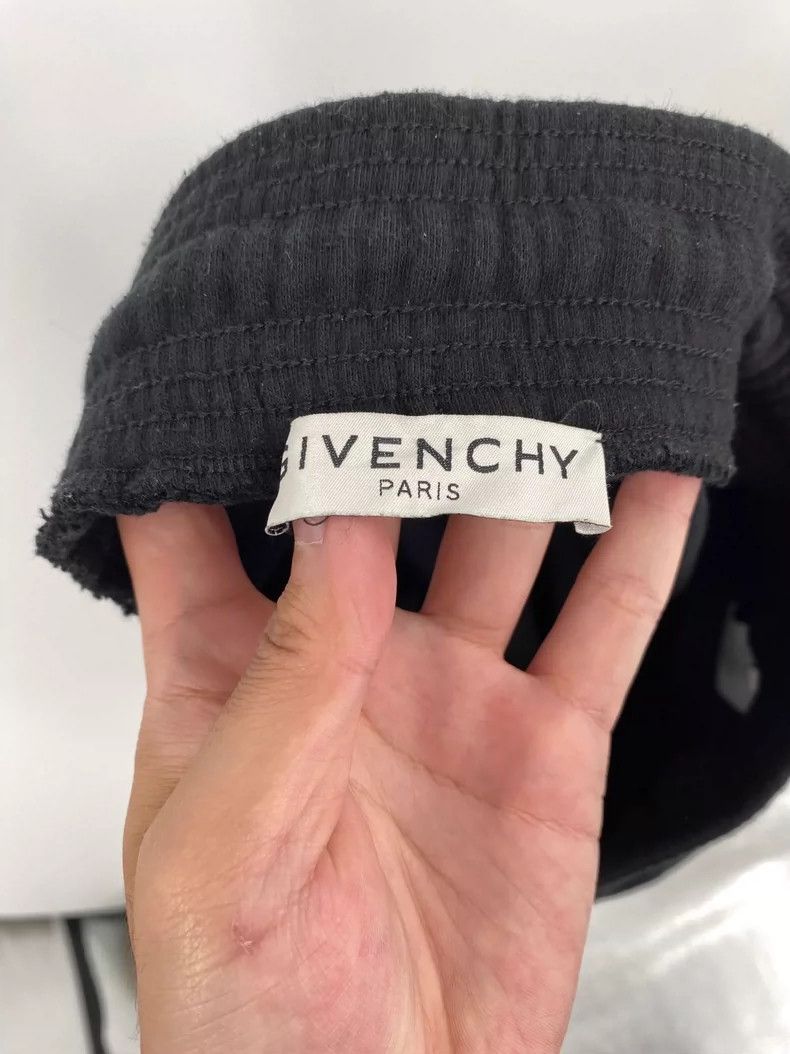 Givenchy Givenchy SizeS Embroidered lettering shorts Size US 31 - 3 Thumbnail