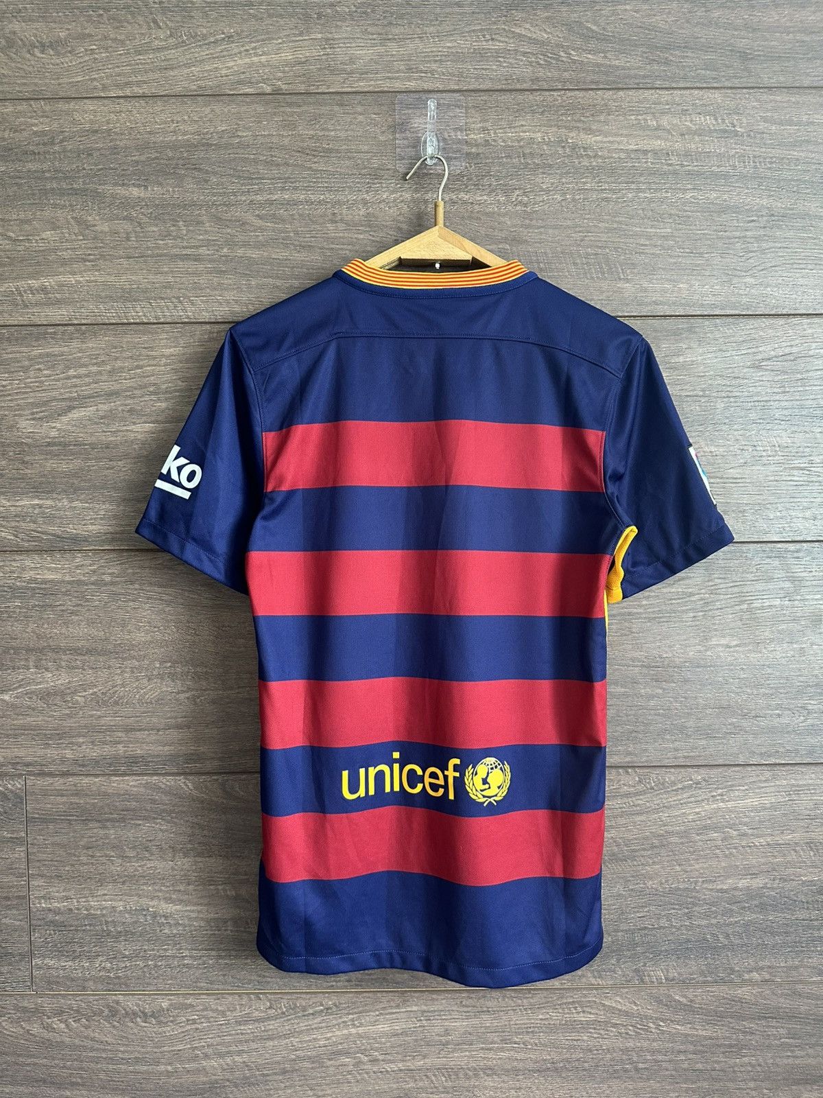 Nike Nike Barcelona 2015/2016 Home Away Jersey Football T-Shirt Size US S / EU 44-46 / 1 - 9 Thumbnail