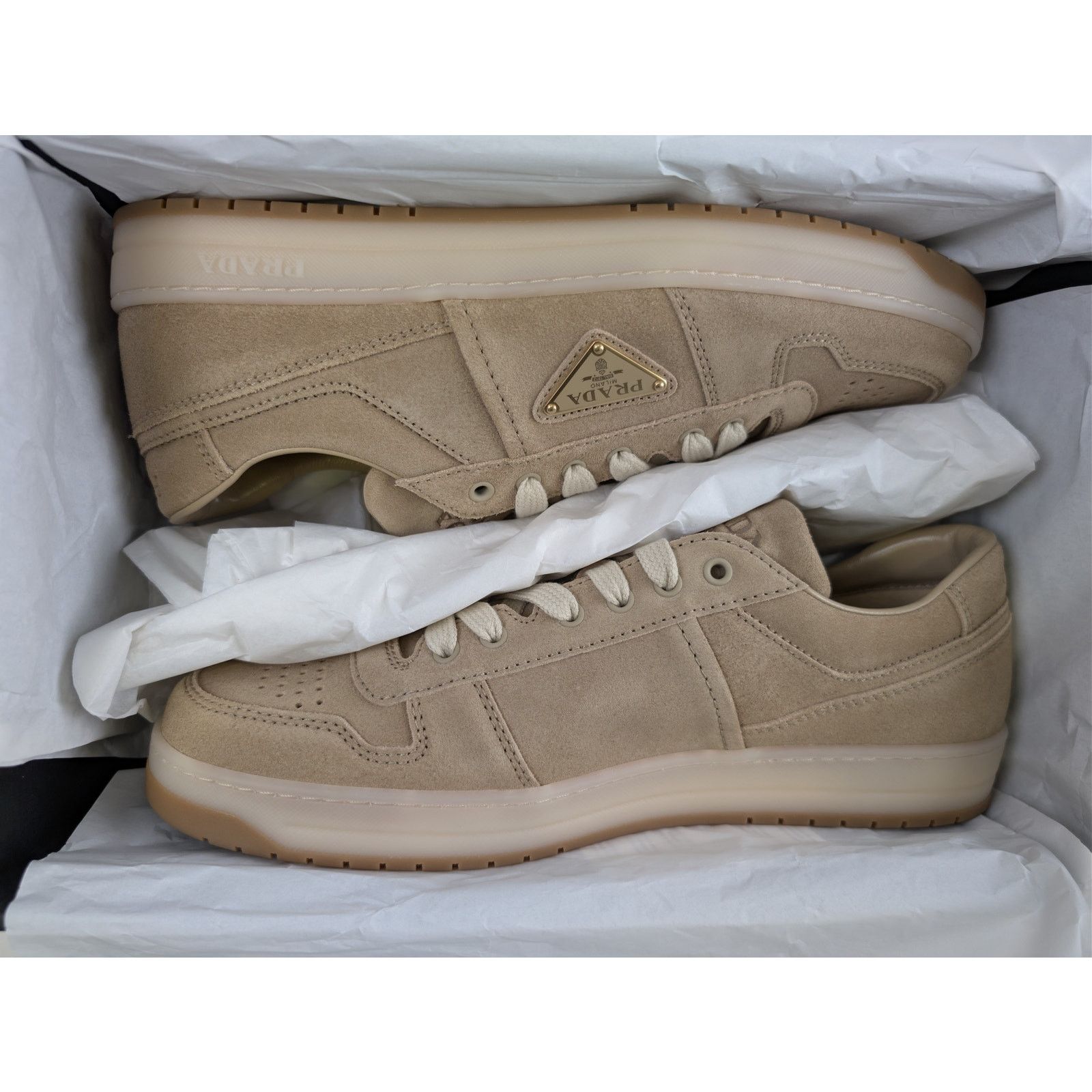 Prada o1rshd1 Downtown Delavé Suede Trainers Sneakers in ecru Size US 10 / EU 43 - 22 Thumbnail