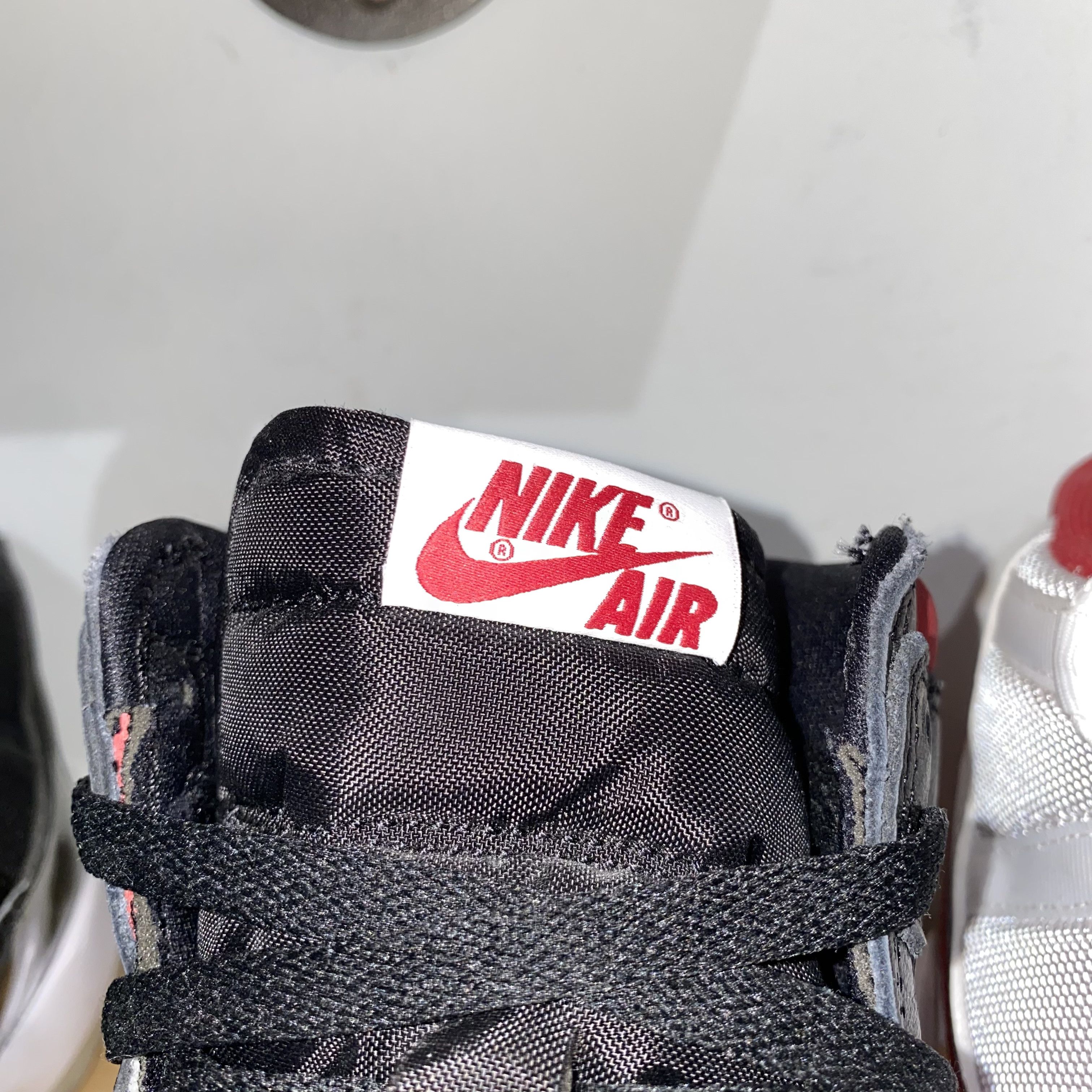 Jordan Brand Jordan 1 Retro High 'Black Gym Red' Size US 8 / EU 41 - 7 Thumbnail