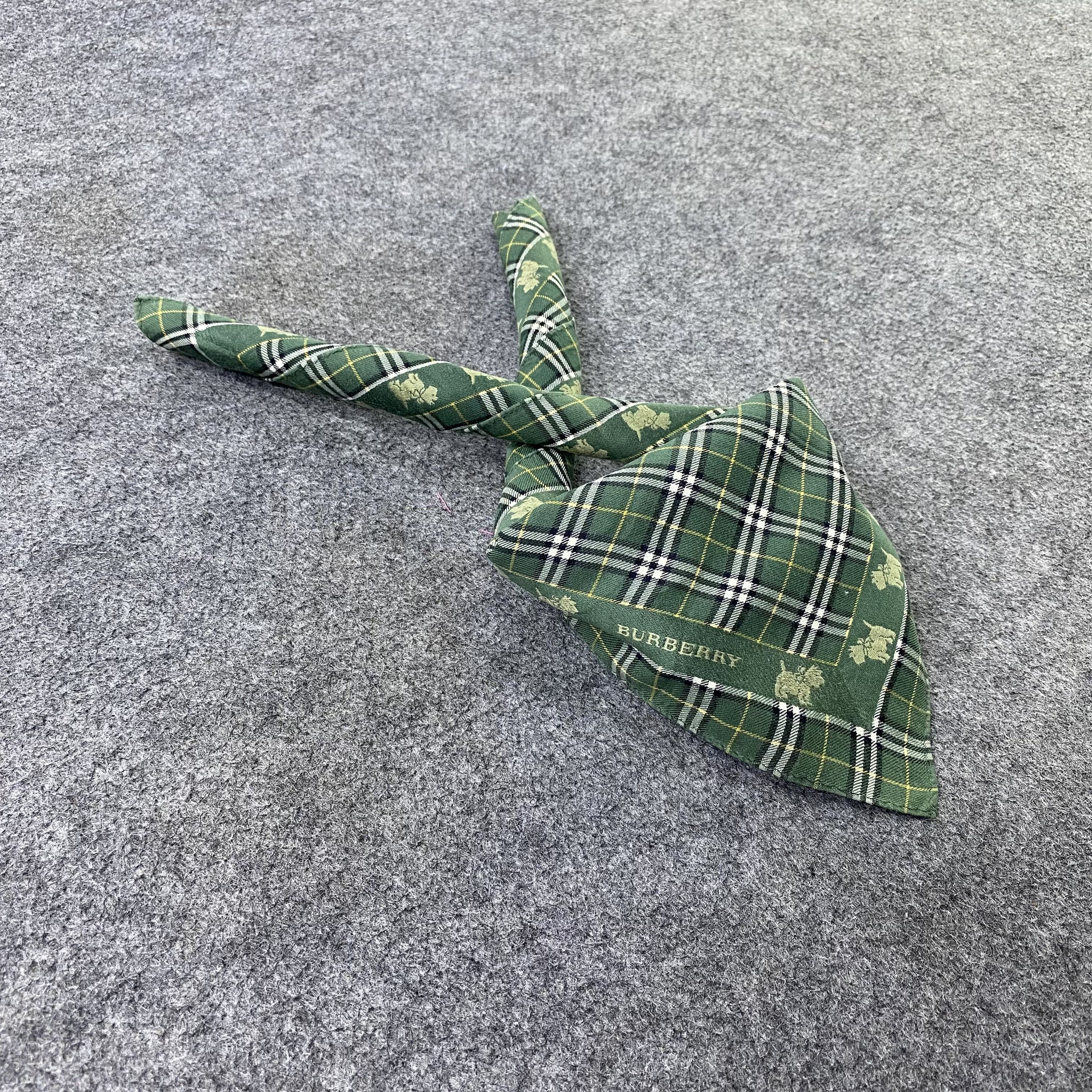 Burberry Burberry Handkerchief / Bandana / Neckerchief-B2371 Size ONE SIZE - 1 Thumbnail