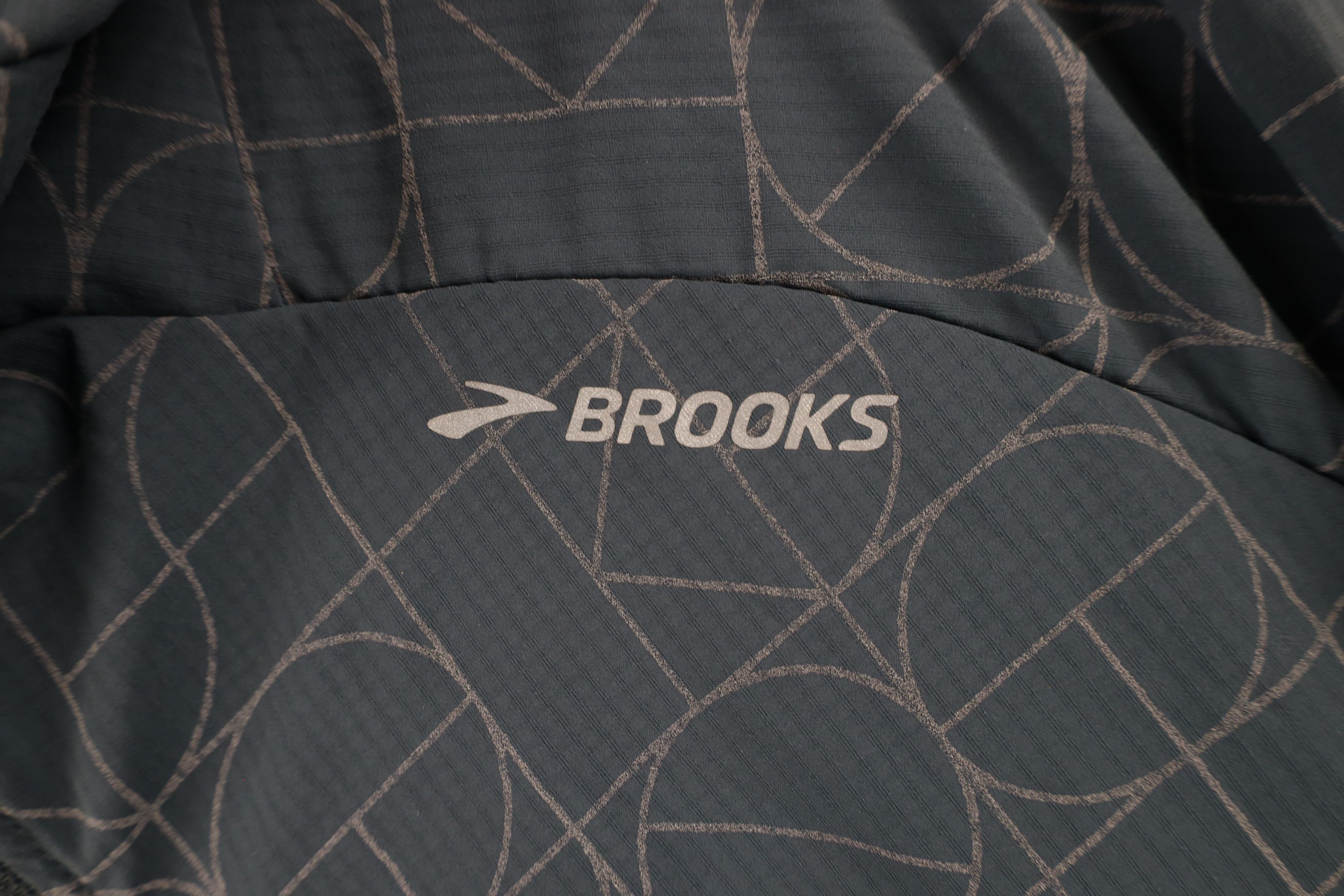 Brooks × Vintage Brooks Running Lightweight Reflective Full Zip Hooded Jacket Size M / US 6-8 / IT 42-44 - 4 Thumbnail