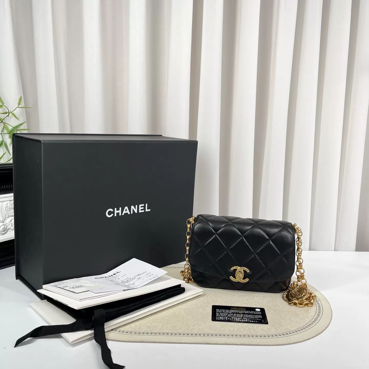 Chanel Pre-loved Bag Very good condition Size ONE SIZE - 1 Thumbnail