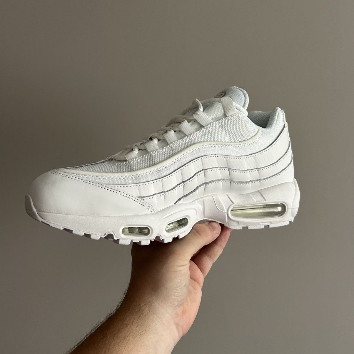 Nike Nike Air Max 95 White Essential EUR 44 Size US 9 / EU 42 - 8 Thumbnail
