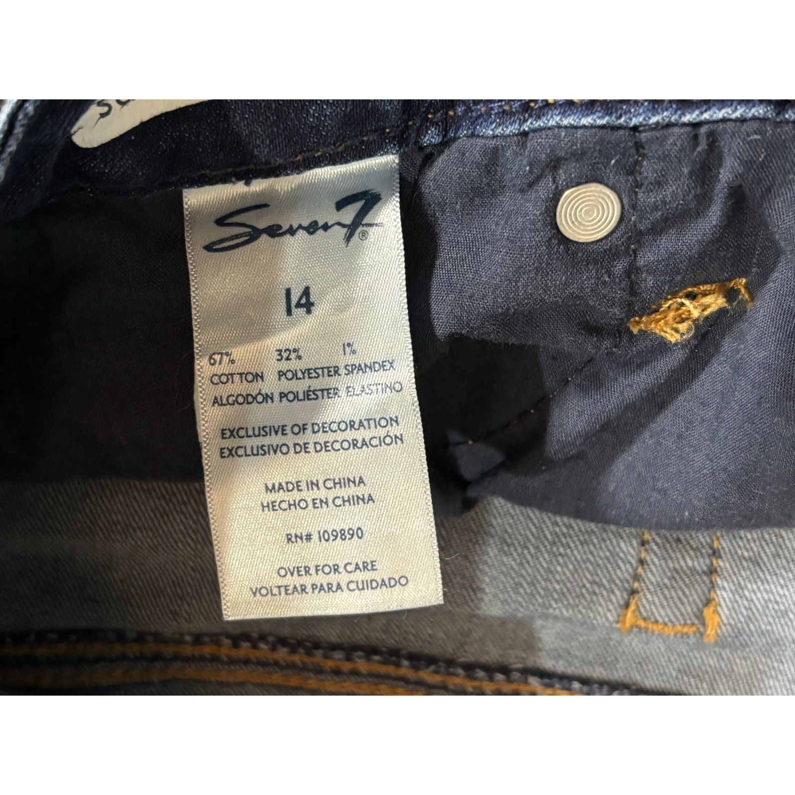 7 For All Mankind 7 For All Mankind Denim Shorts dark wash size 14 Size 36" / US 14 / IT 50 - 5 Thumbnail