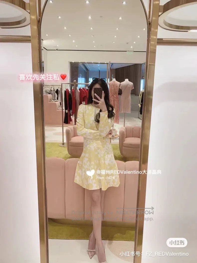 Valentino Valentino Yellow dress Size M / US 6-8 / IT 42-44 - 1 Thumbnail