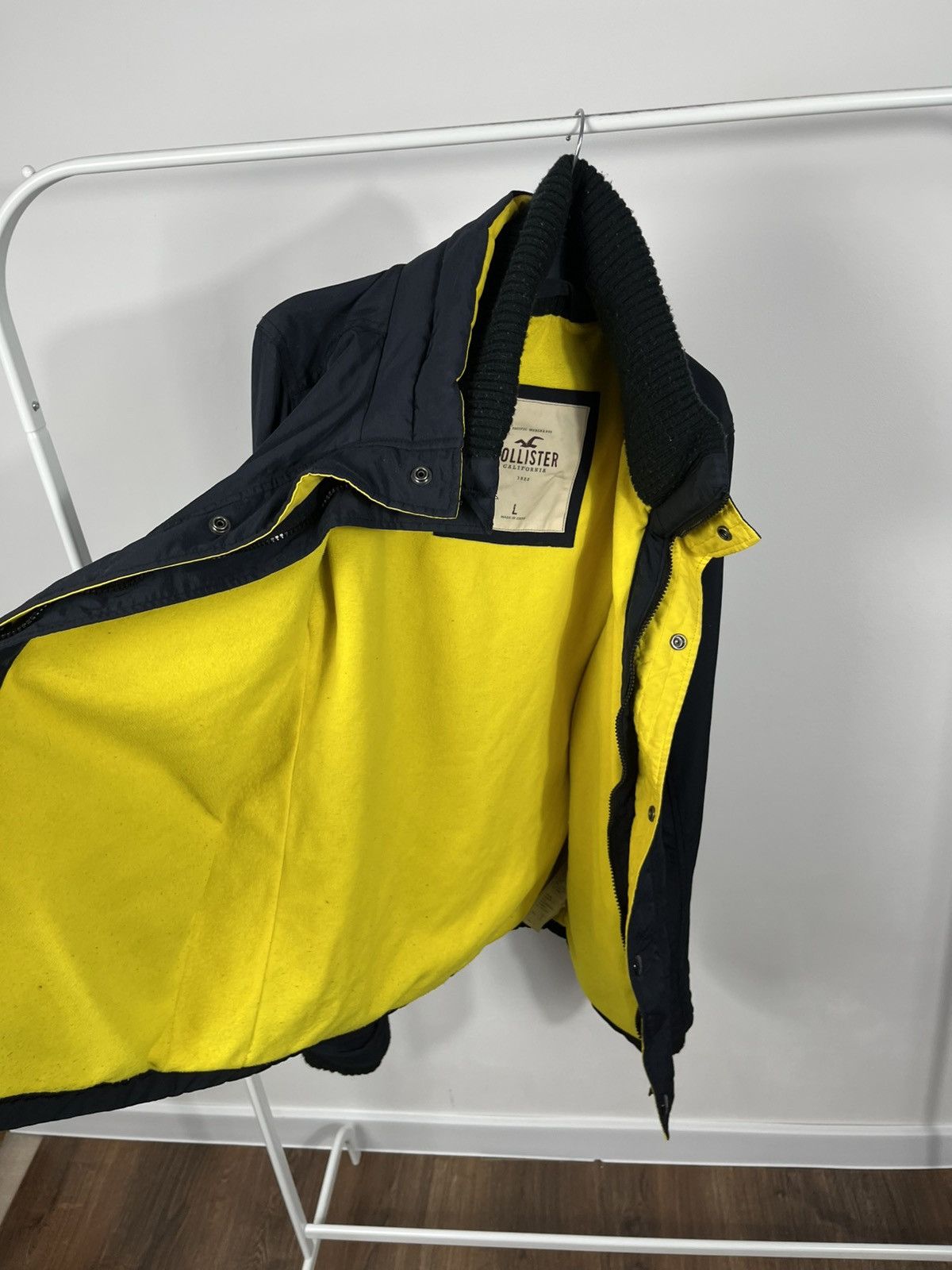 Hollister Hollister Navy Jacket Yellow Lining Size L Winter Size US L / EU 52-54 / 3 - 9 Thumbnail