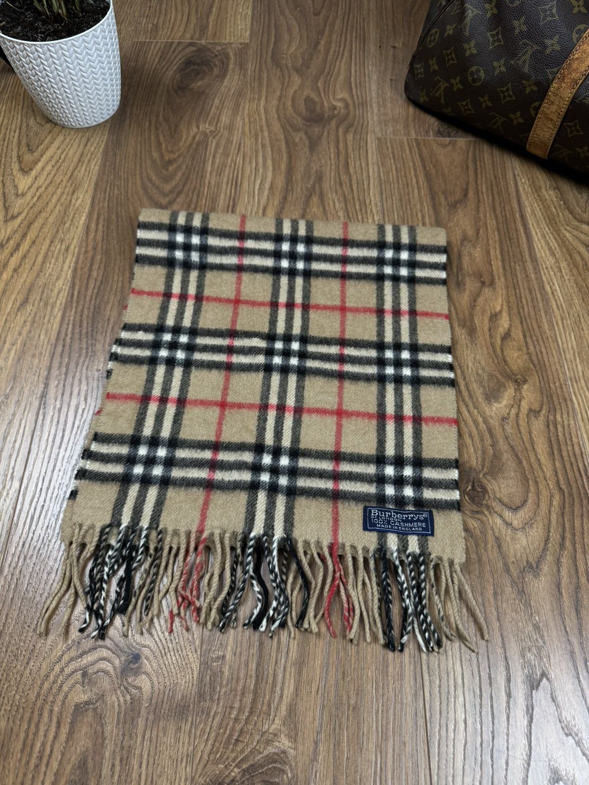 Burberry Vintage cashmere scarf Burberry’s 90s original luxury item Size ONE SIZE - 1 Thumbnail