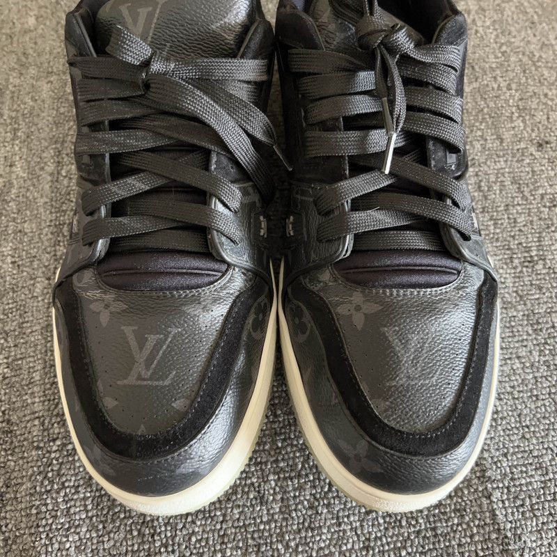 Louis Vuitton Louis Vuitton Trainer Low Top Men's Sneakers - Size US 10.5 / EU 43-44 - 6 Thumbnail