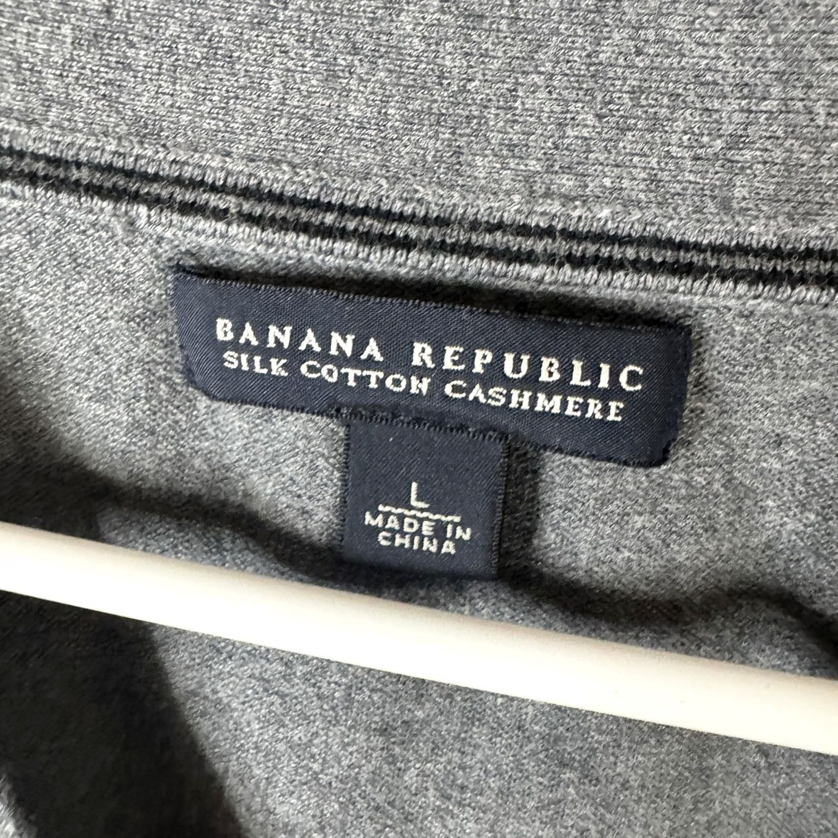 Banana Republic Banana Republic Sweater Womens Large Gray Silk Cashmere V-Neck Knit Pullover Size L / US 10 / IT 46 - 7 Thumbnail