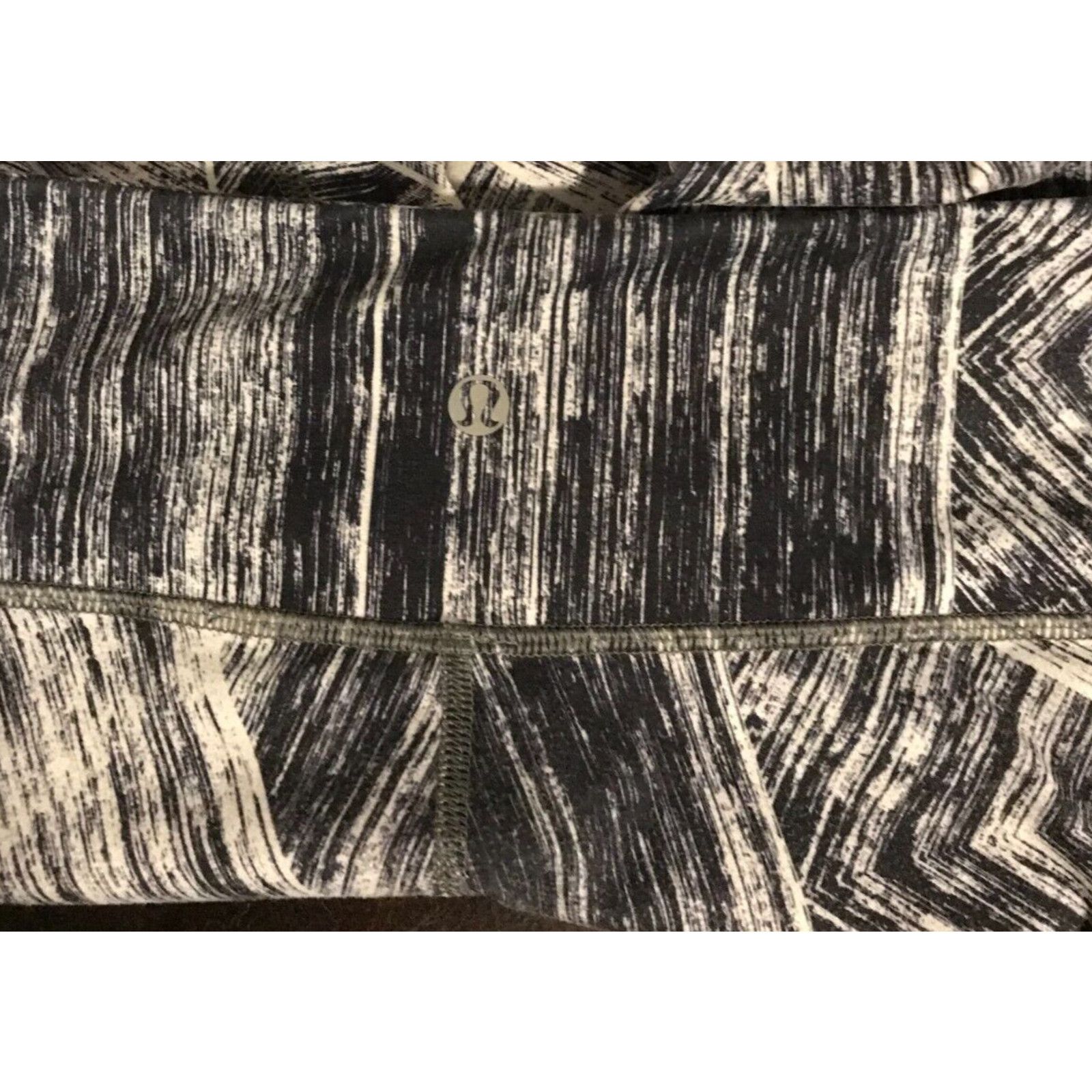 Lululemon Lululemon Wunder Under Crop II Full-On Luon Heat Wave Size 28" / US 6 / IT 42 - 5 Thumbnail