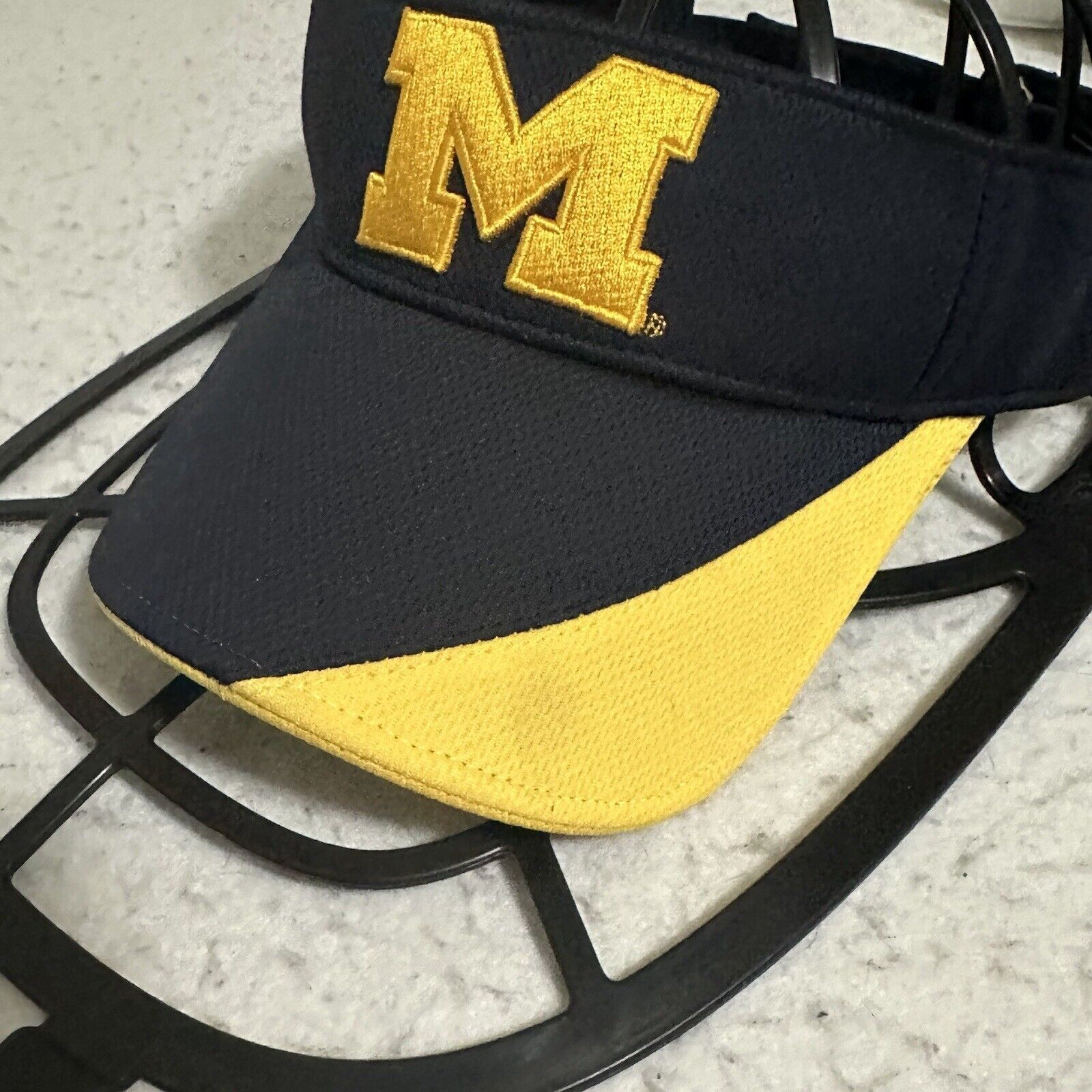 Other University Of Michigan Wolverine OSFA Blue Yellow Visor Hat Size ONE SIZE - 6 Thumbnail