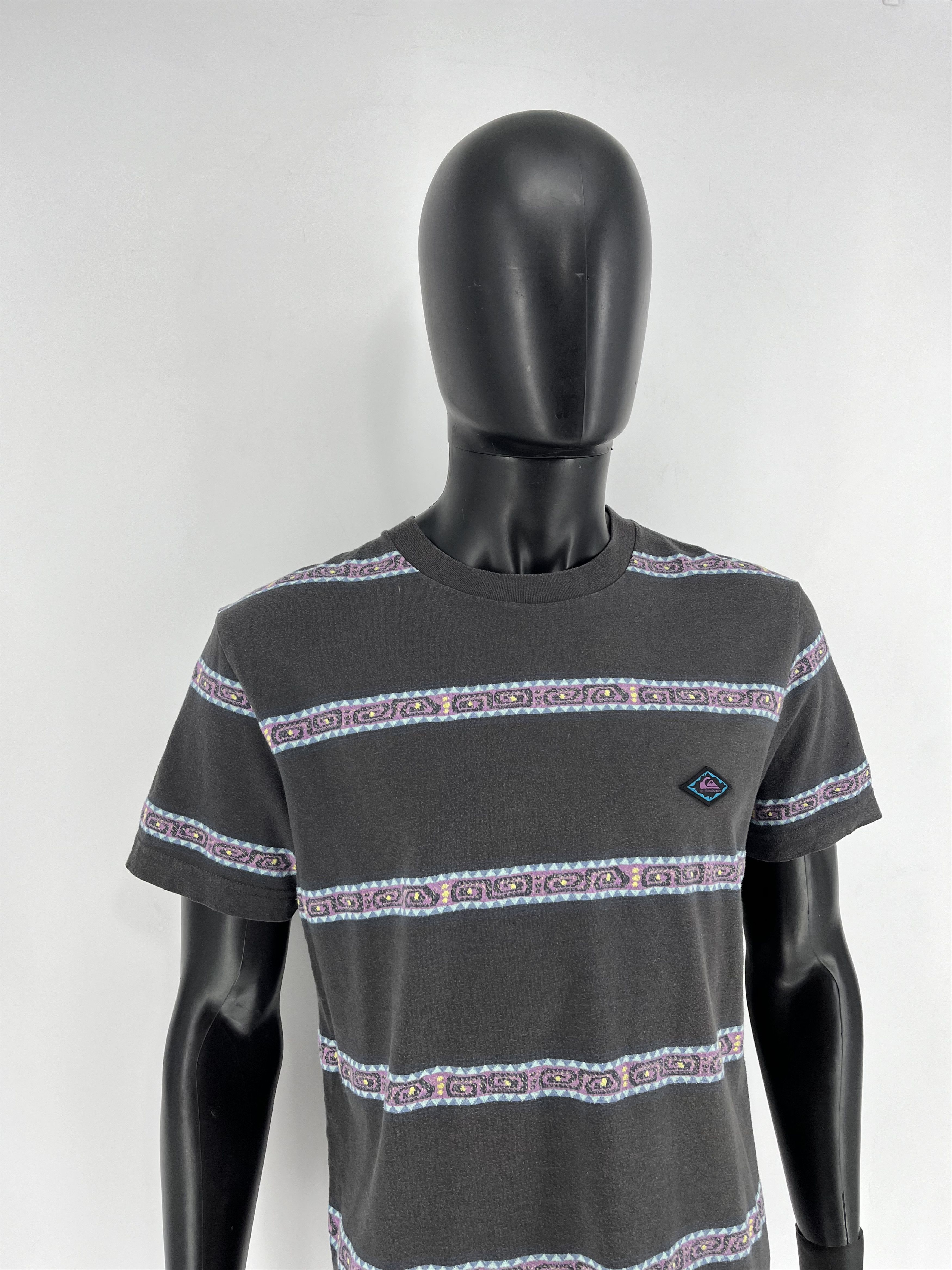 Quiksilver Vintage Quiksilver monogram T-Shirt Size M White Surf Skate Size US M / EU 48-50 / 2 - 3 Thumbnail