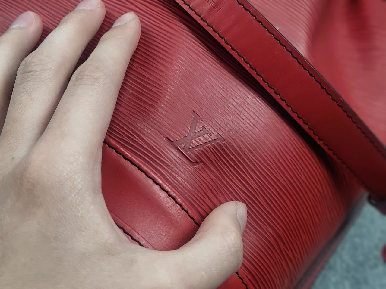 Louis Vuitton Louis Vuitton Noé Epi Vintage authentic Shoulder Red Bag Size ONE SIZE - 12 Thumbnail
