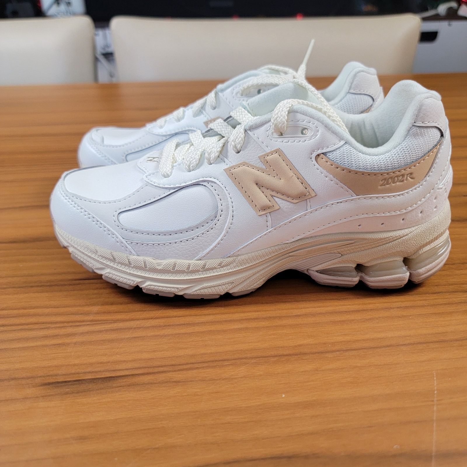 New Balance New Balance 2002R Big Kid 'Moonbeam Frappe' Wm Sz 4 GC2002VF Size US 5.5 / IT 35.5 - 2 Thumbnail