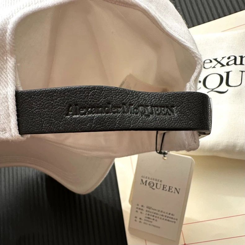 Alexander McQueen Alexander Mcqueen SizeM Sewing hats Size ONE SIZE - 6 Thumbnail