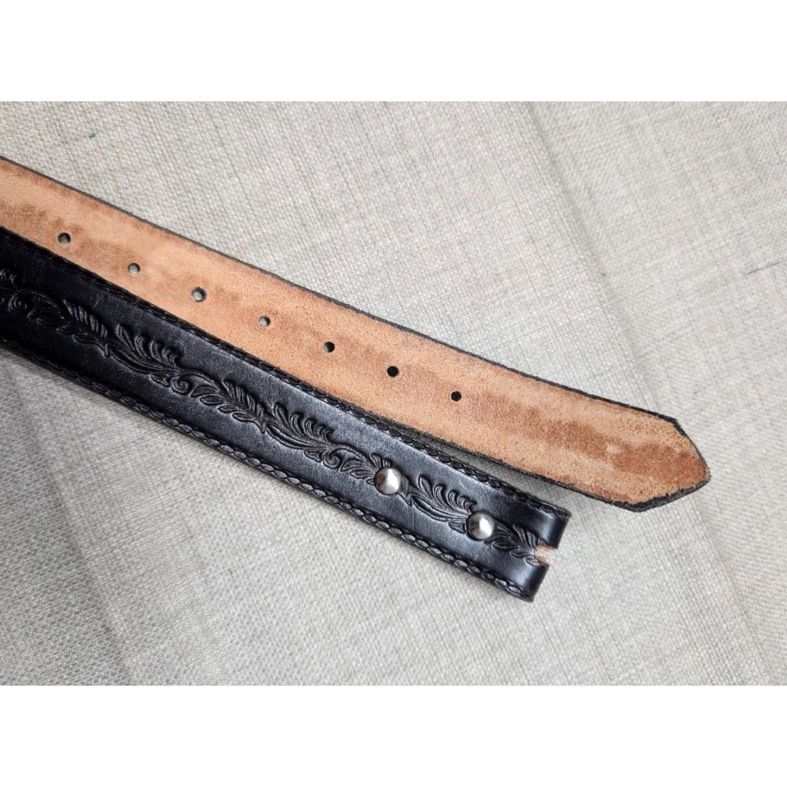 Vintage VINTAGE handcrafted western belt Tooled 32 black Cowhide leather Men Belt Size 32 - 6 Thumbnail