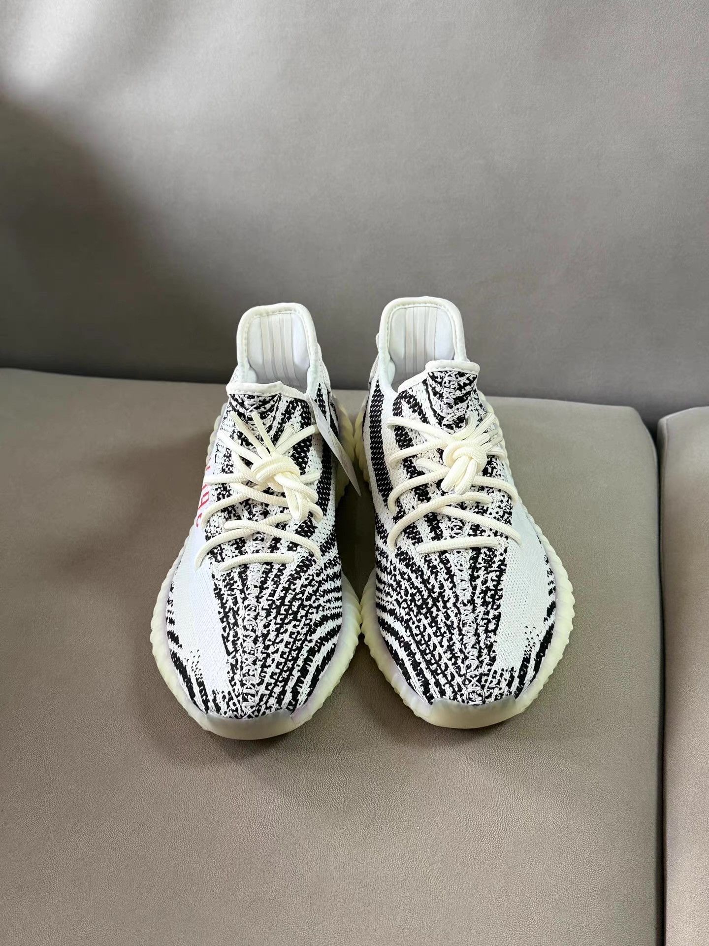 Adidas Brand New Adidas Yeezy Boost 350 V2 Zebra Ｑ20 Size US 10 / EU 43 - 4 Thumbnail