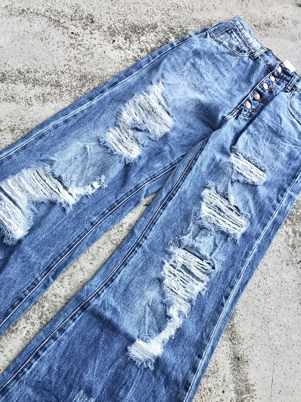 Hypebeast FLARED DISTRESSED DENIM BY VIBRANT M.I.U Size US 28 / EU 44 - 2 Thumbnail