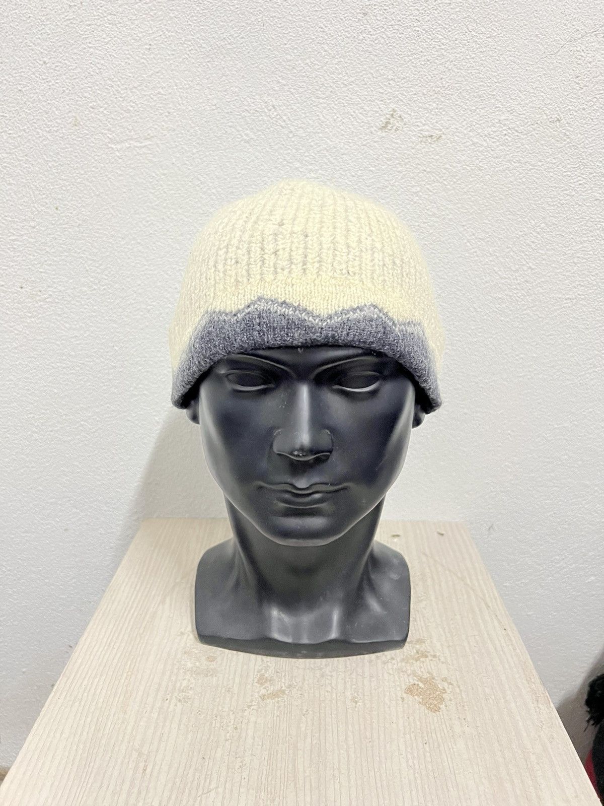 The North Face Vintage The North Face Beanie Hat Size ONE SIZE - 2 Thumbnail