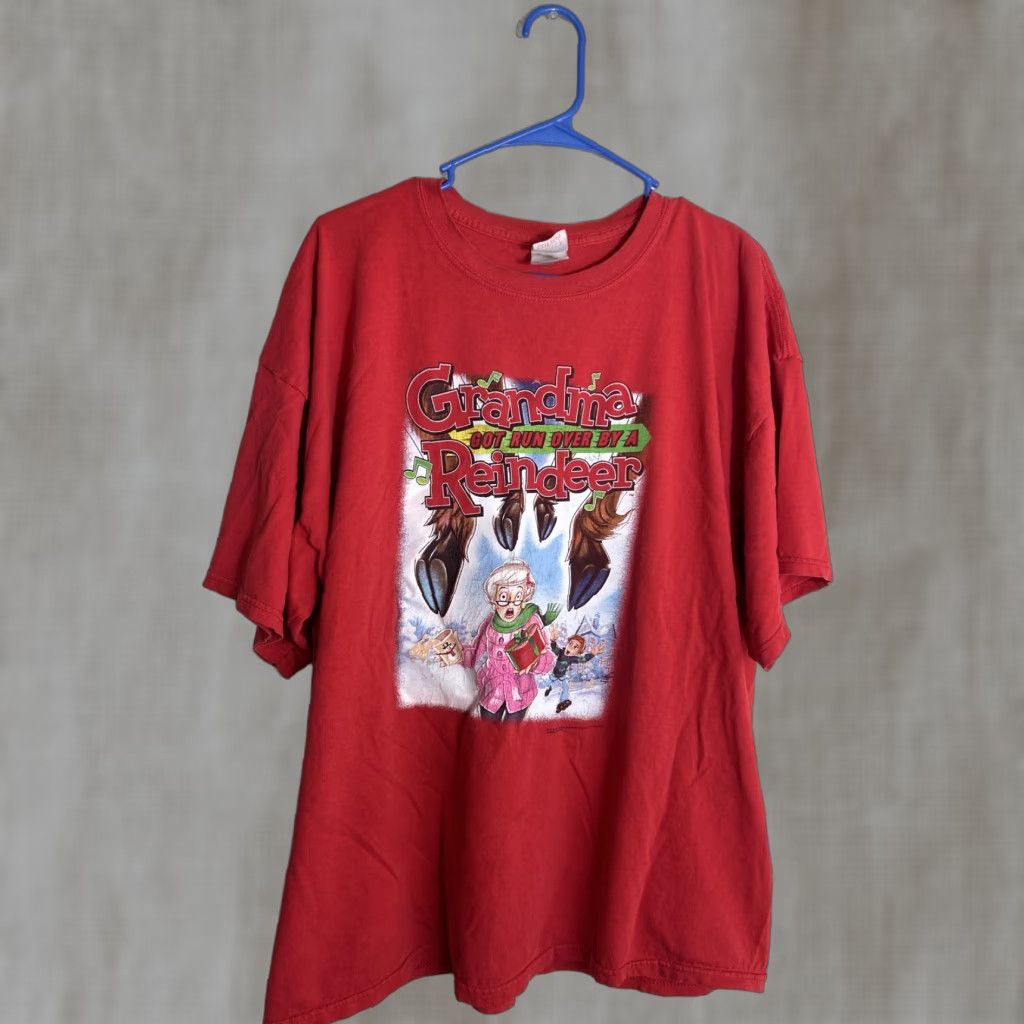 Gildan VINTAGE 2005 Grandma Got Run Over By A Reindeer Promo T Shirt Men’s 2XL Red Christmas Gildan Shirt Regular Short Sleeve Crew Neck" Size US XXL / EU 58 / 5 - 1 Thumbnail