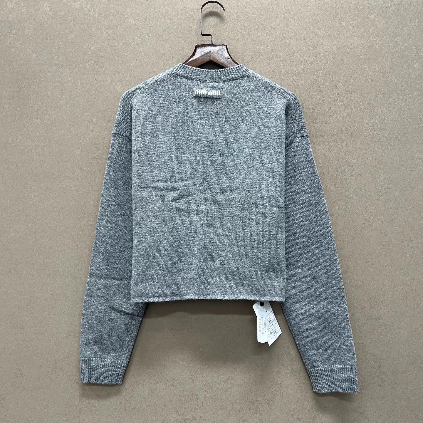 Miu Miu Miu Miu Gray V-neck wool sweater 42 NWT Size M / US 6-8 / IT 42-44 - 2 Thumbnail