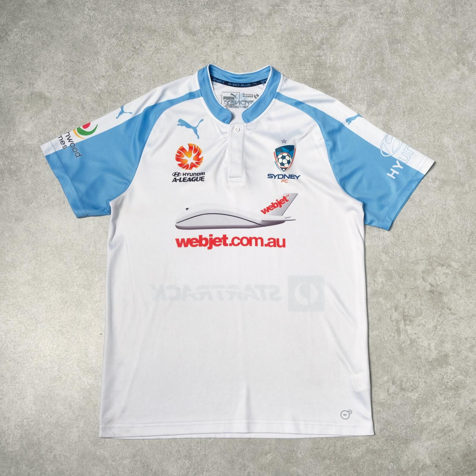 Puma 2015/16 Sydney FC Away Shirt Puma (L) Size US L / EU 52-54 / 3 - 1 Thumbnail