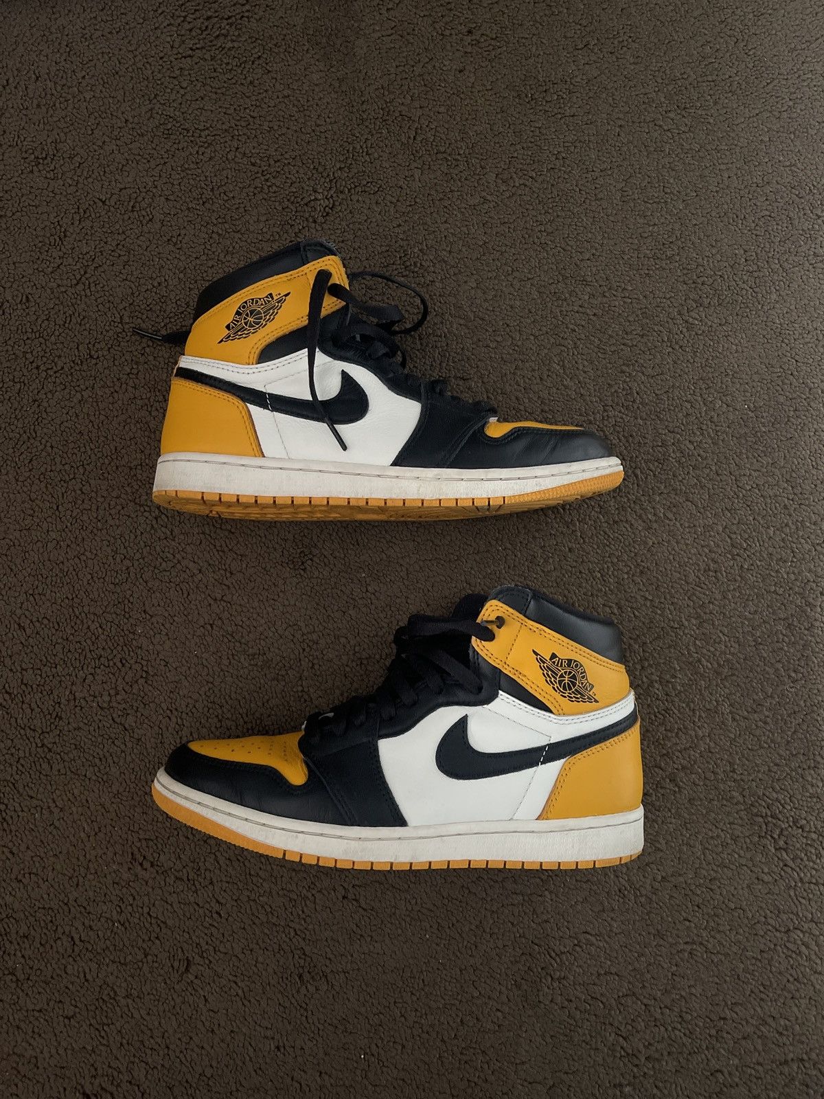 Jordan Brand Air Jordan Retro High OG Taxi/Black Sail UK 8 Size US 8 / EU 41 - 1 Thumbnail