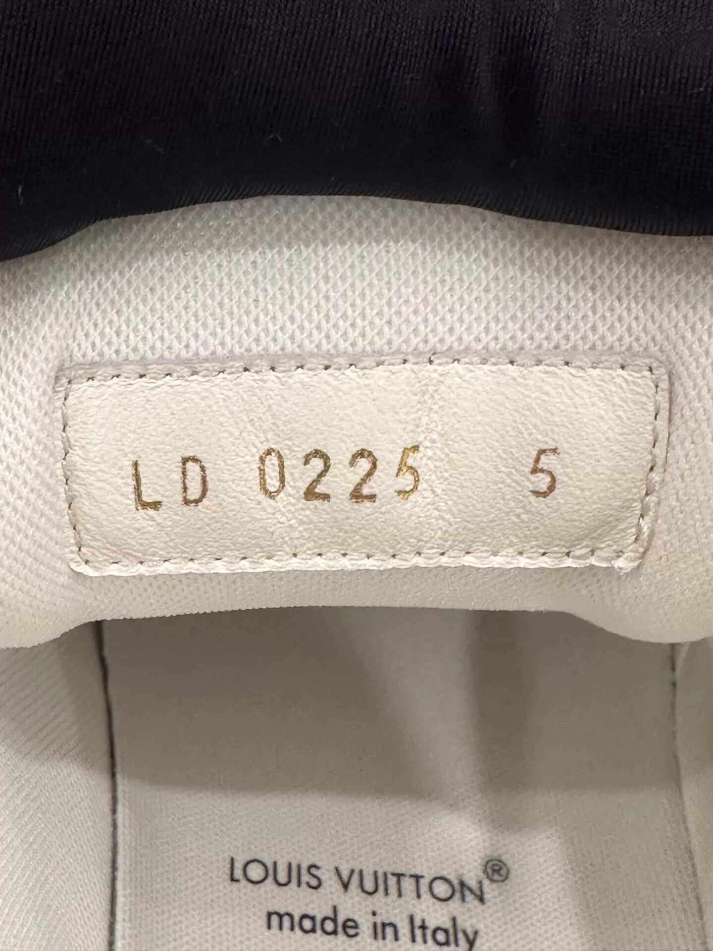 Louis Vuitton LV Men's Dark Blue Denim Monogram Trainer 5 (39) Size US 6 / EU 39 - 9 Thumbnail