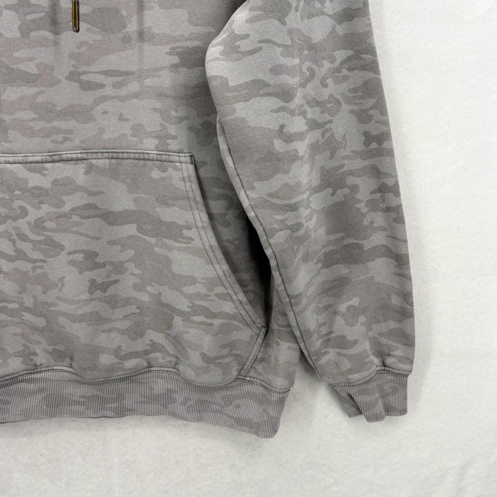Vintage Alphalete Hoodie Mens Large Gray Camo Fleece Pullover Gym Training Athletic PBNS Size US L / EU 52-54 / 3 - 3 Thumbnail