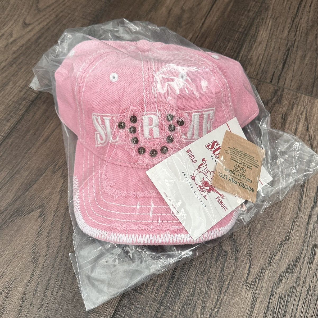 Supreme × True Religion Supreme True Religion Mesh Back 6-Panel Hat Pink Size ONE SIZE - 1 Thumbnail