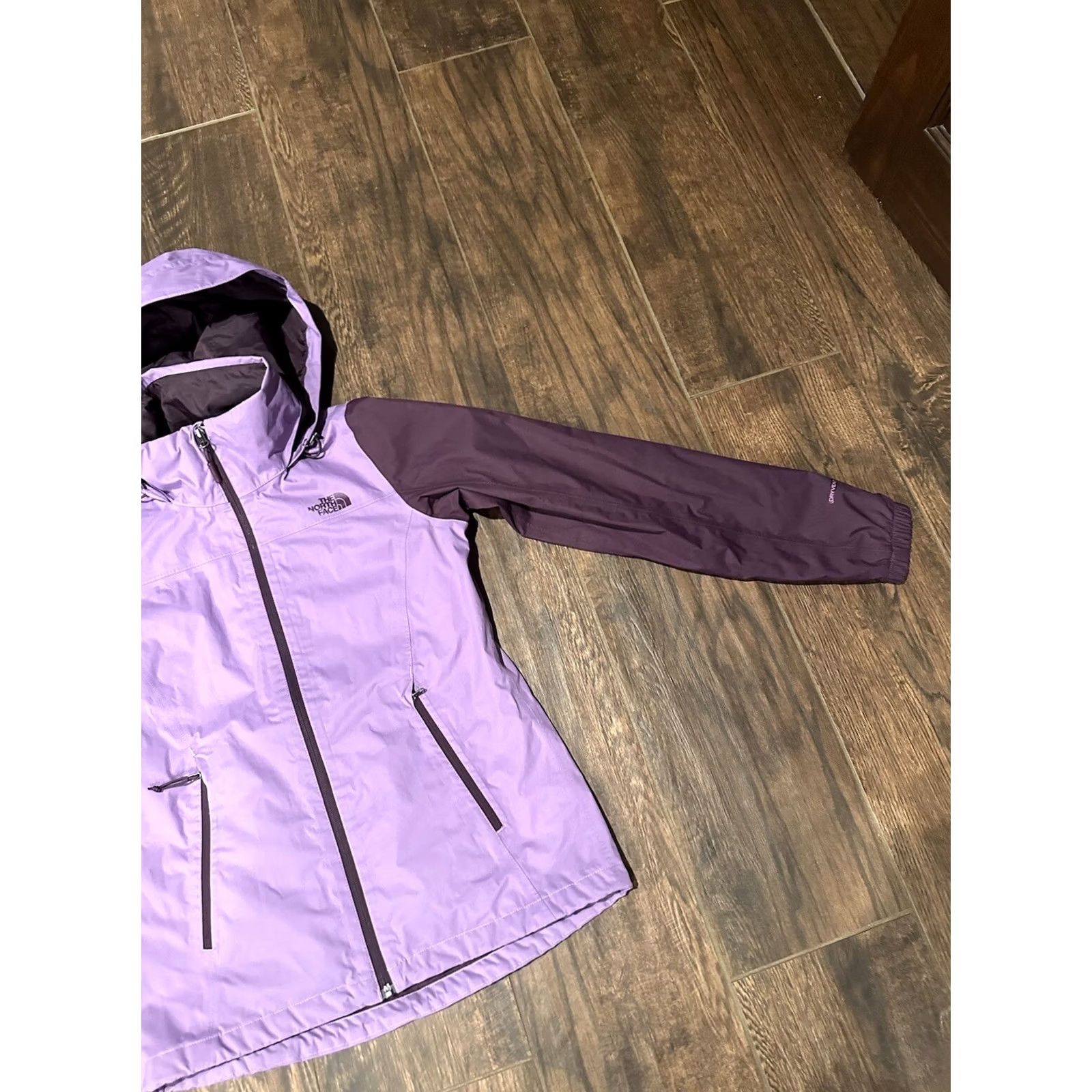 The North Face VINTAGE? The North Face DryVent Women's Purple Zip Hooded Long Sleeve Rain Jacket Sz S Size S / US 4 / IT 40 - 2 Thumbnail