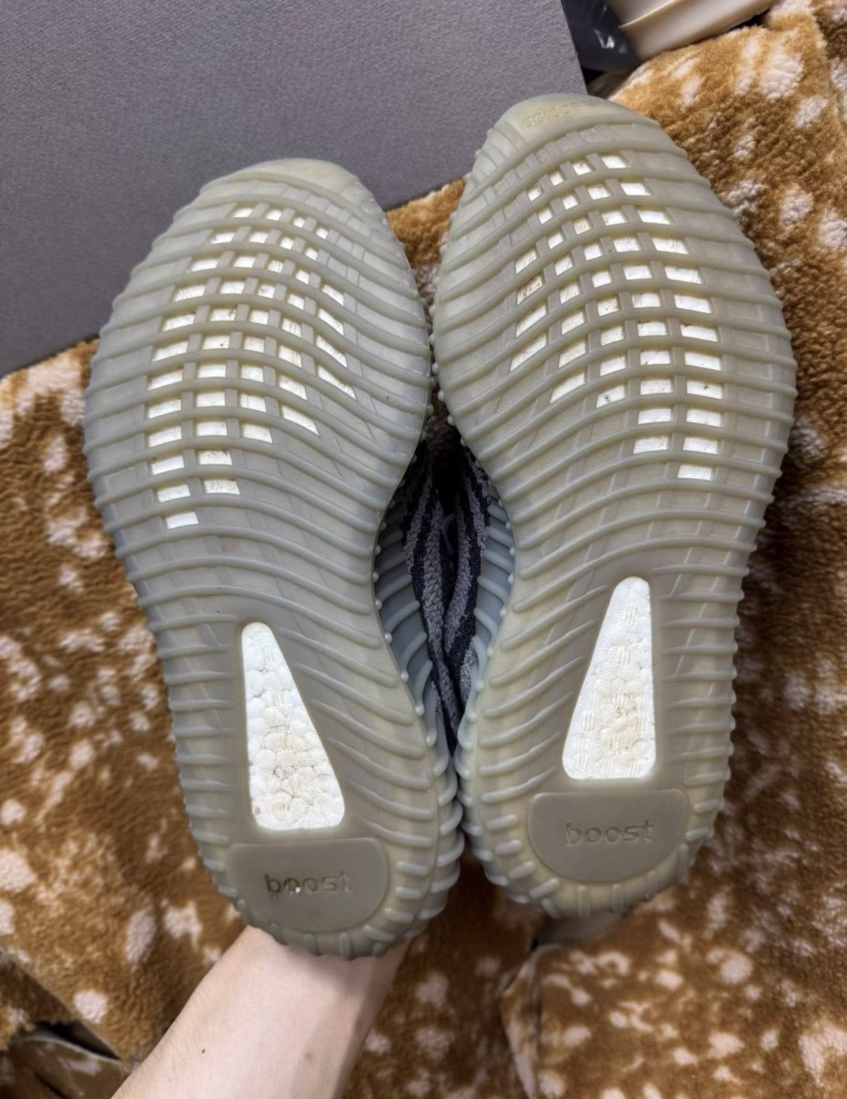 Adidas Adidas Yeezy 350 Beluga AH2203 K37 Size US 9 / IT 39 - 6 Thumbnail