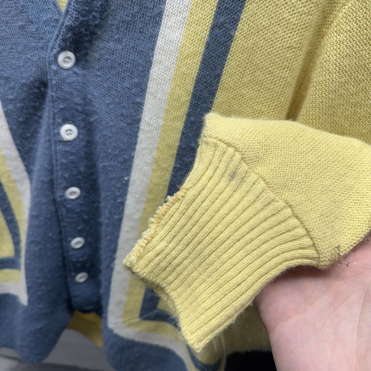 Vintage 70s Faded Vertical Striped Cardigan Sweater ERD Grunge Size US M / EU 48-50 / 2 - 5 Thumbnail