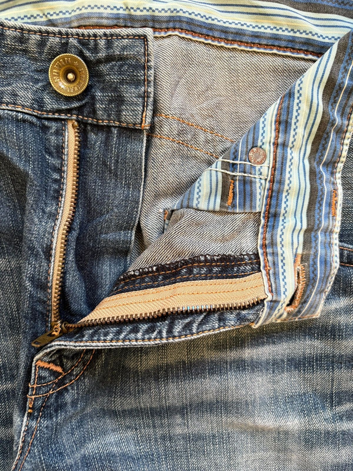 Edwin Exclusive Vintage Edwin Faded Wash Loose Jeans Size US 33 - 9 Thumbnail