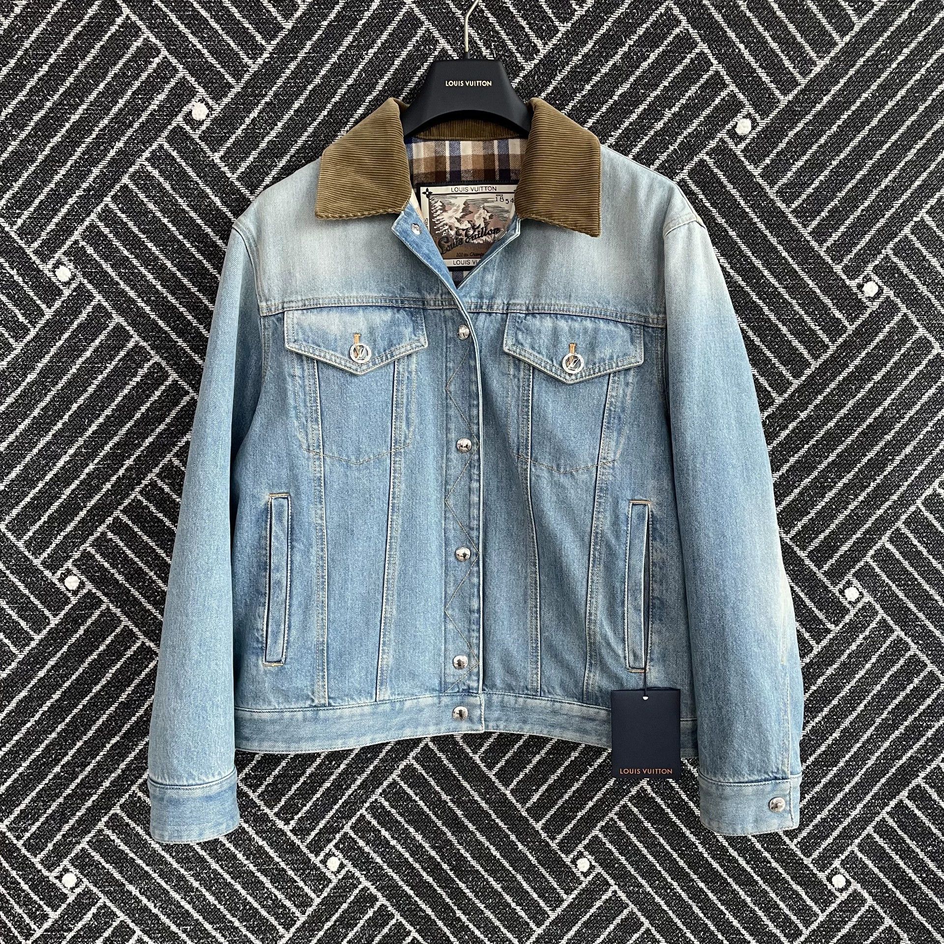 Louis Vuitton Unused LOUIS VUITTON SS26 Women's SKI Denim Jkt 36 19999 Size XS / US 0-2 / IT 36-38 - 1 Thumbnail