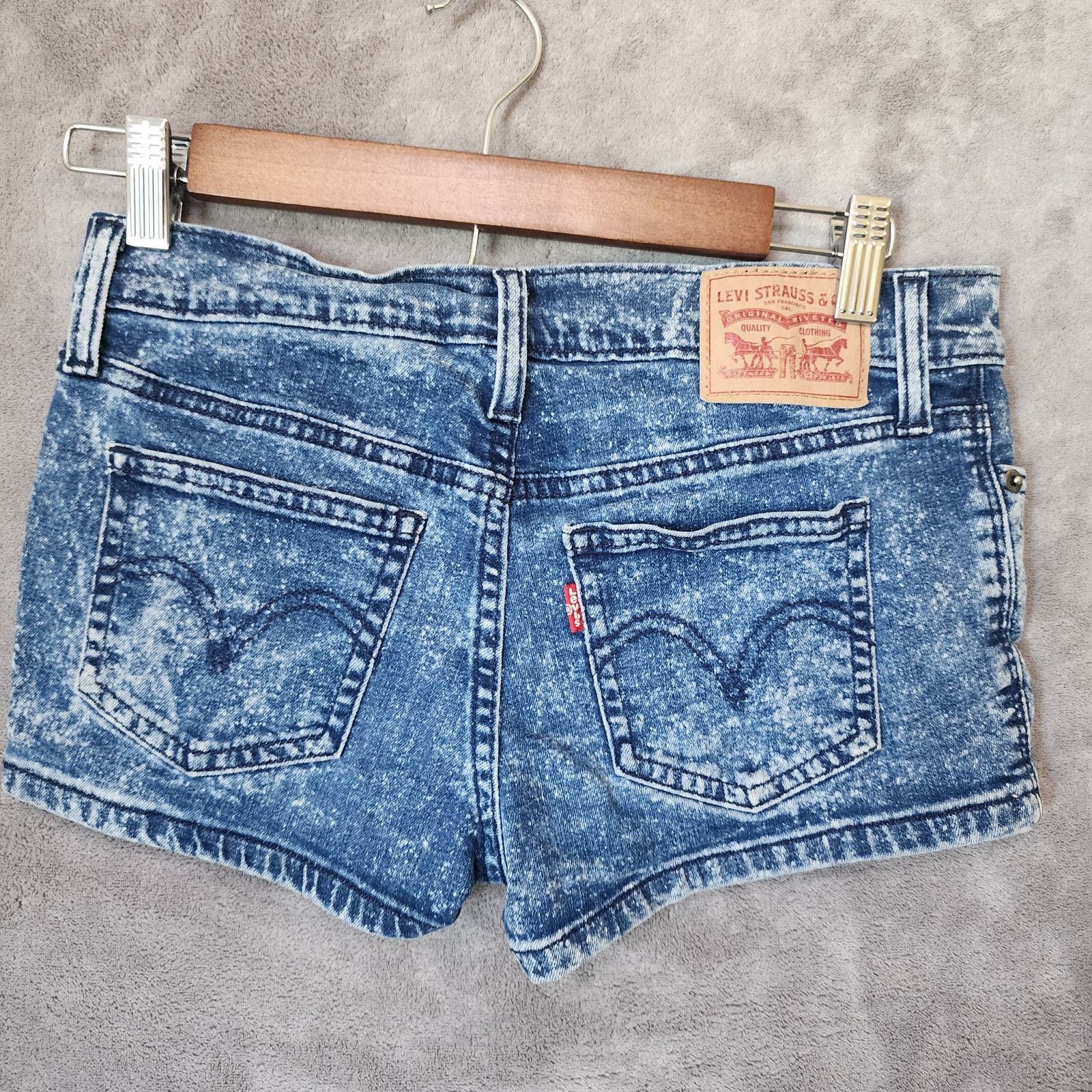 Levi's Levi's Women's Booty Shorts Waist 26 Acid Wash Short Shorts Size 26" / US 2 / IT 38 - 2 Thumbnail