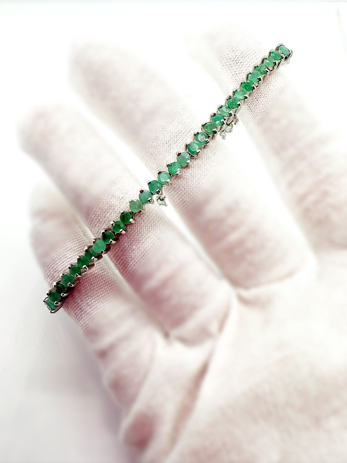 Nordstrom 14k White Gold over Silver Green Emerald Jadeite Bracelet! Size ONE SIZE - 1 Thumbnail