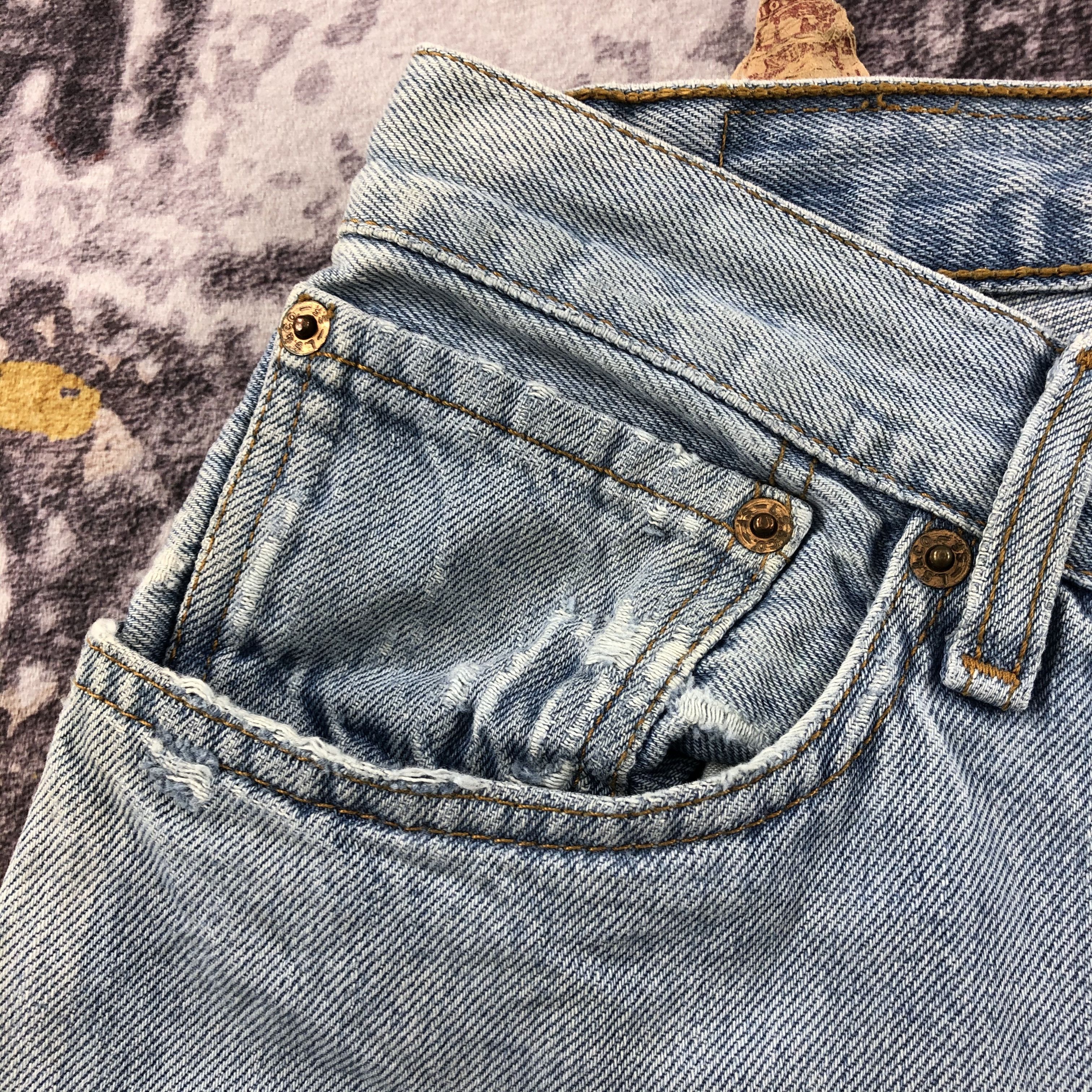 Levi's Vintage 90s Light Wash Levis 501 Jeans-JM2402 Size US 36 / EU 52 - 13 Thumbnail