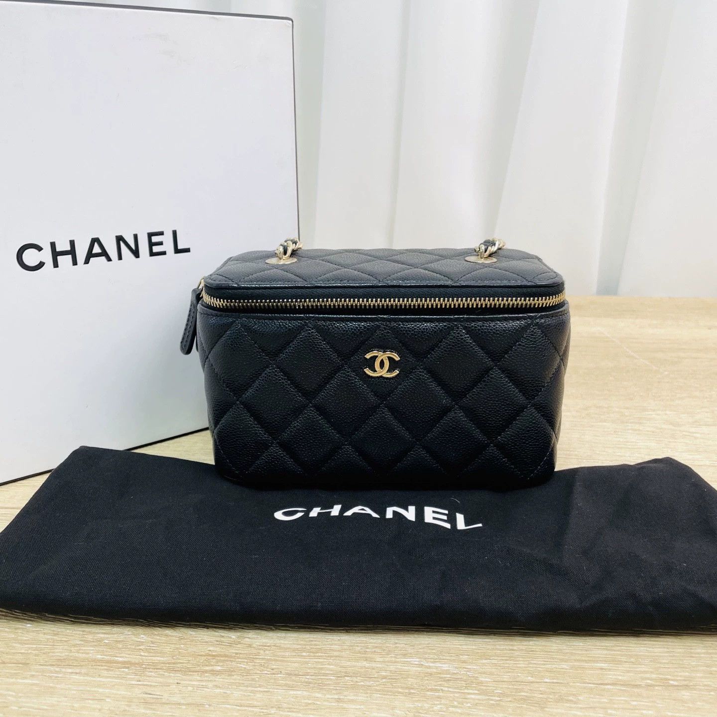 Chanel Pre-loved Bag Very good condition Size ONE SIZE - 1 Thumbnail