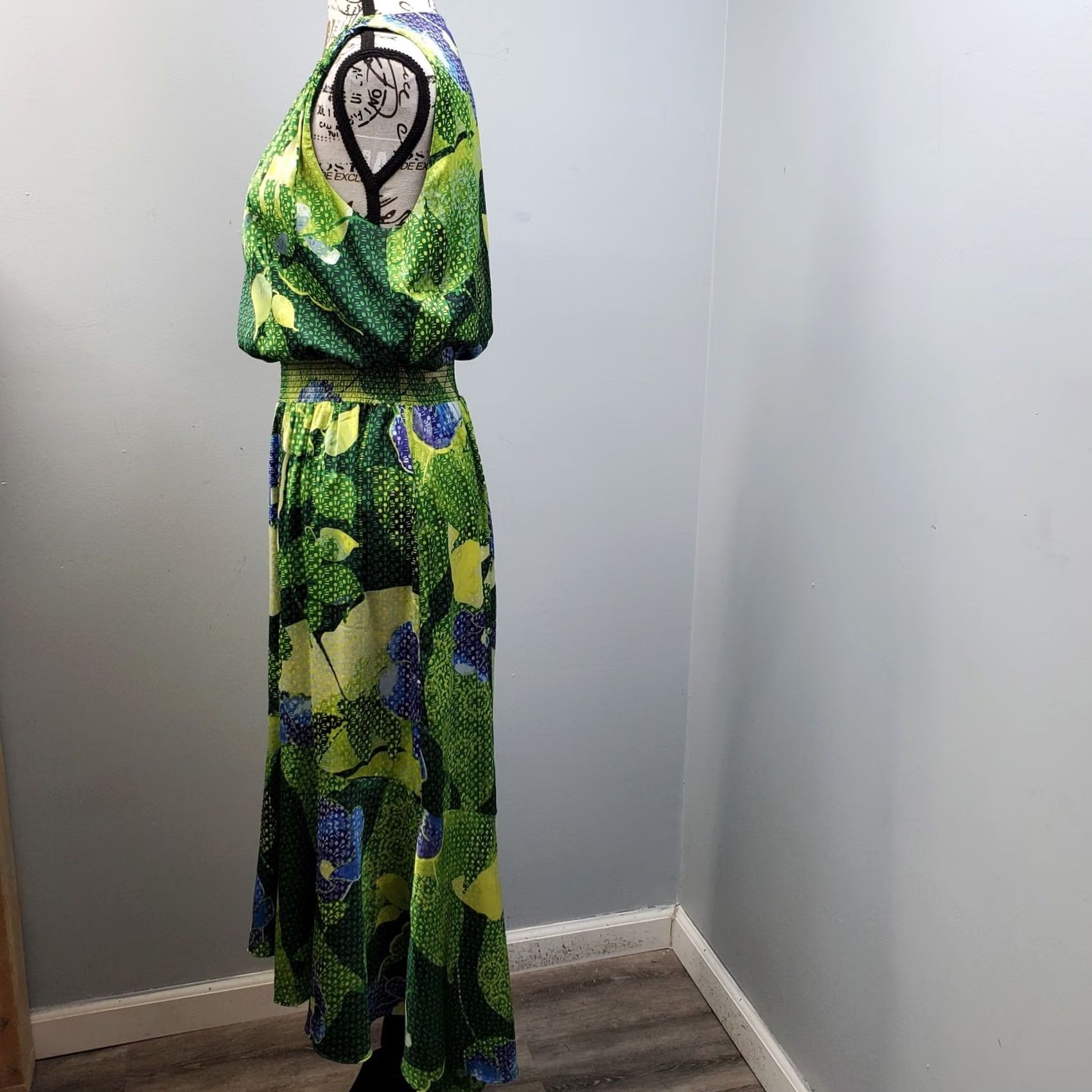 White House Black Market White House Black Market Maxi Dress Womens Size 6 Multicolor Floral Smocked Waist V Neck Sleeveless 100% Polyester Size M / US 6-8 / IT 42-44 - 7 Thumbnail