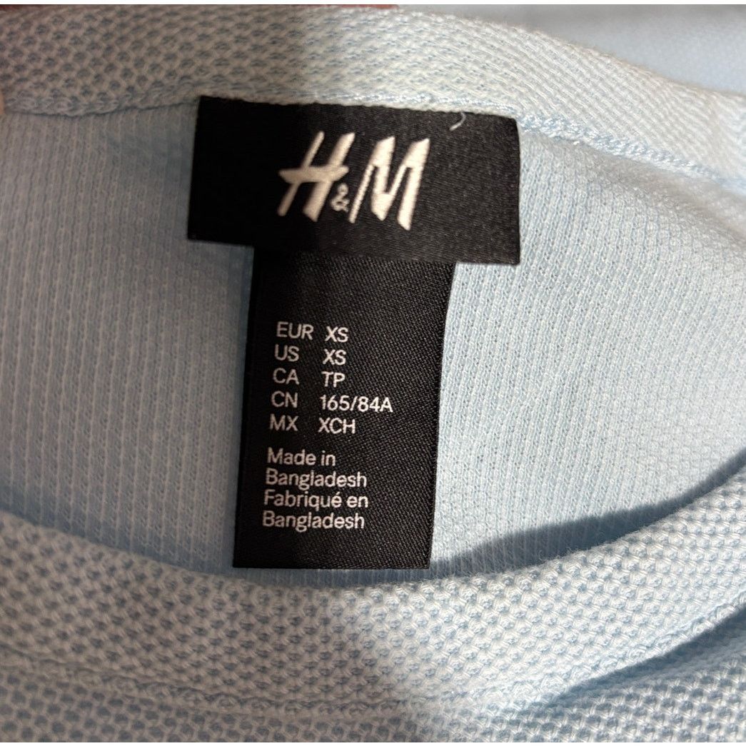 H&M H&M Men's Light Blue Cotton Pique Knit Crew Neck Shirt | XS Size US XS / EU 42 / 0 - 5 Thumbnail