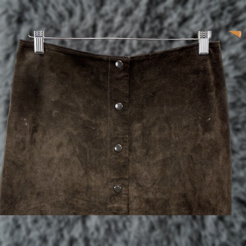 Banana Republic Banana Republic Skirt Women’s 8 Knee Length Suede Brown Snap Front A-Line Leather Accessories: Snaps 90s Preppy Academia City Old Money Womens Size 30" / US 8 / IT 44 - 1 Thumbnail