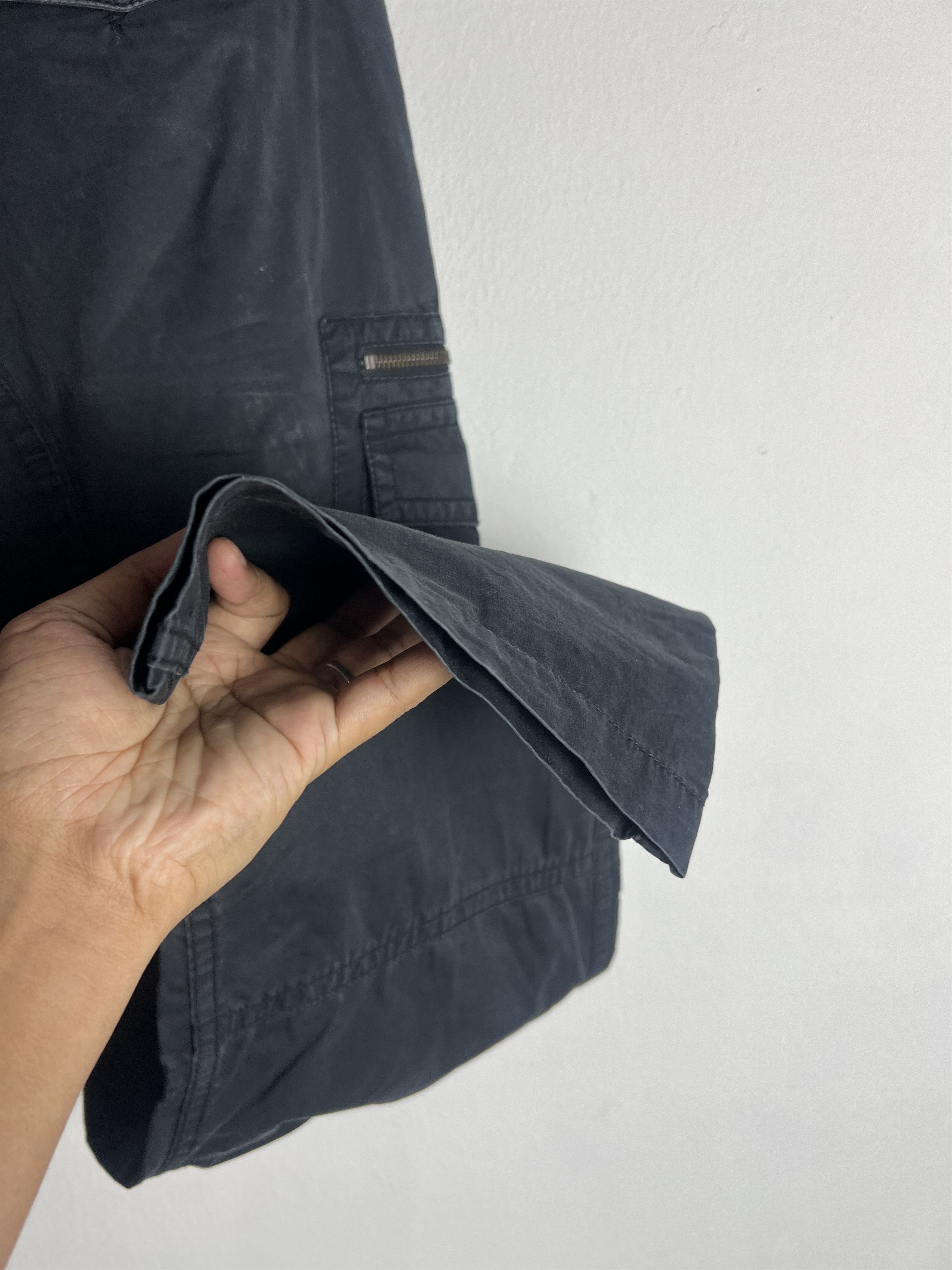Burberry BURBERRY BLUE LABEL MULTIPOCKET CARGO PANT Size US 34 / EU 50 - 15 Thumbnail